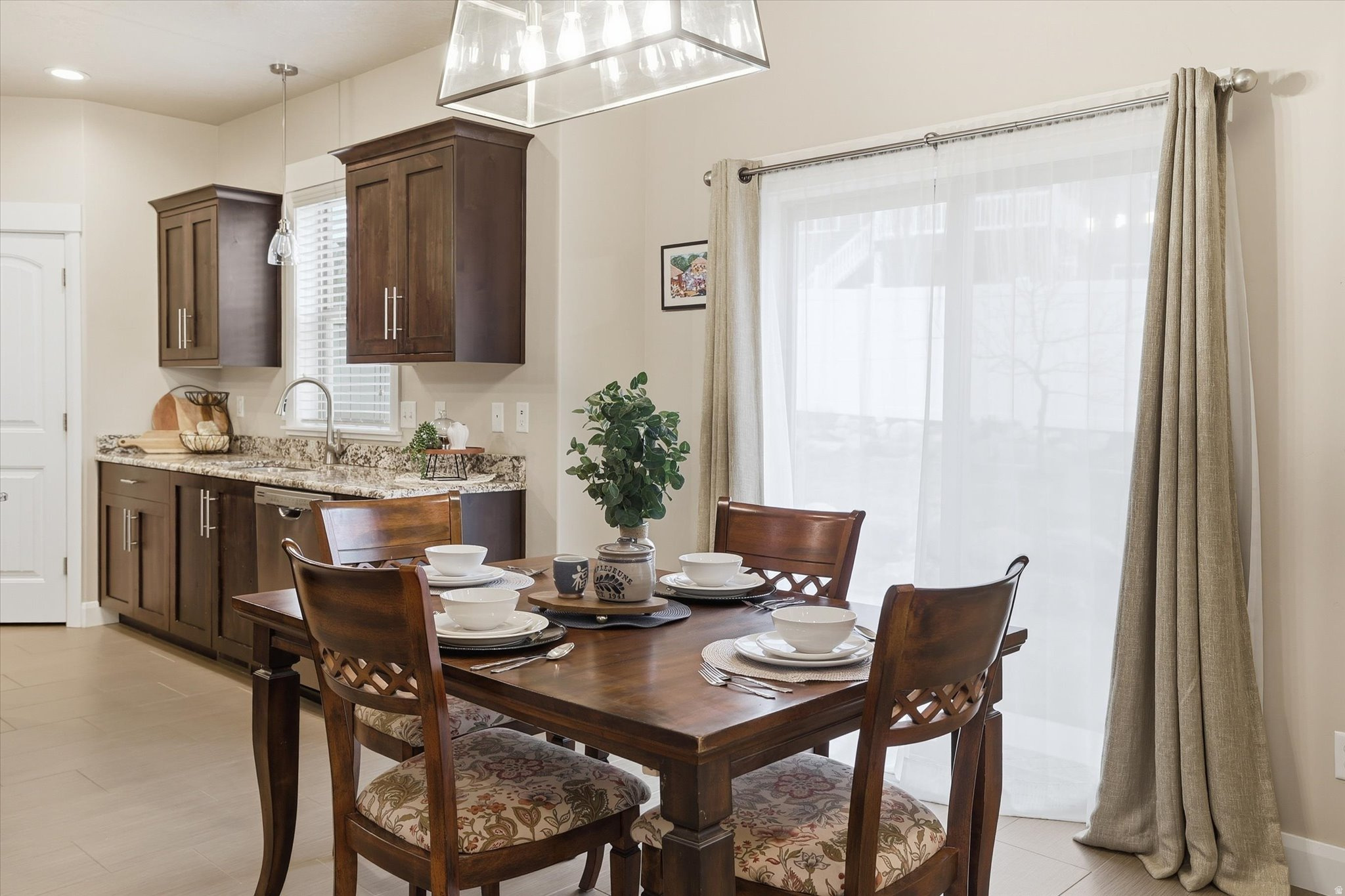 MOUNTAIN GATE ESTATES - Residential