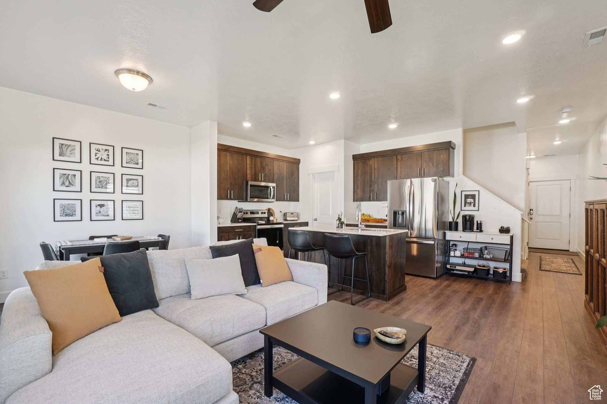 PROMINECE POINT - Residential
