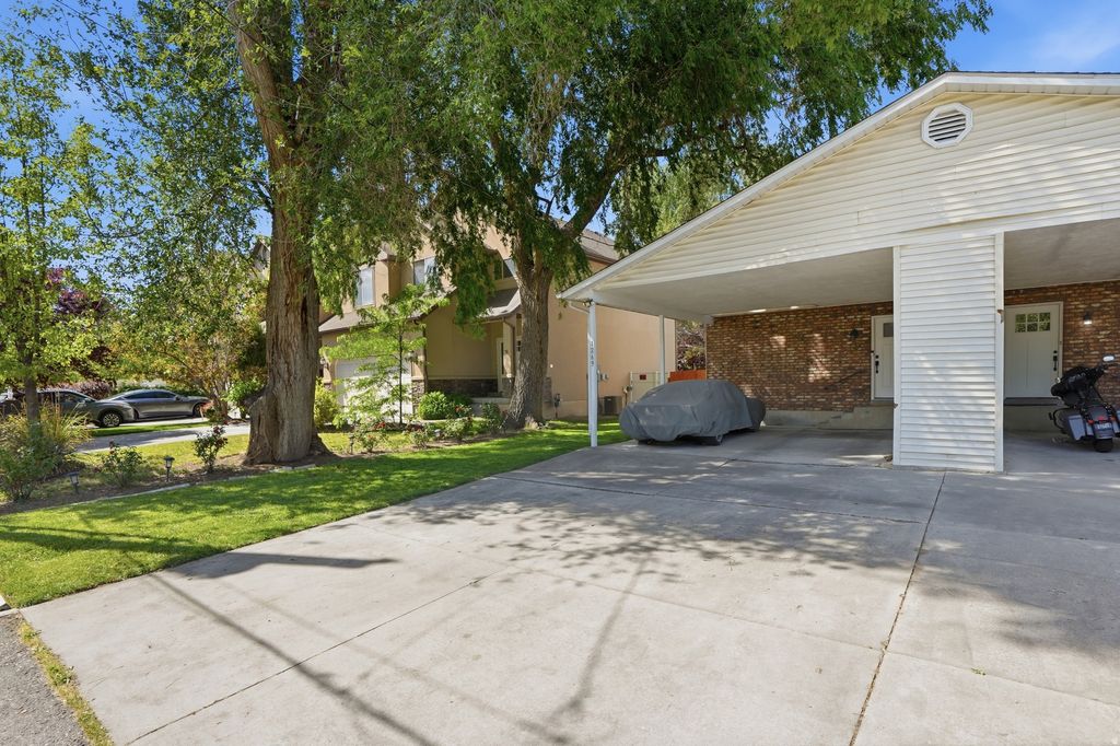 Photo of 1269 E COLLEGE ST, Millcreek, UT 84117 (MLS # 2157772)