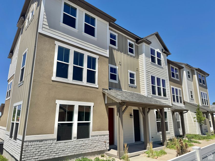 Highbridge floor plan with open layout, 3-bed, 2.5-bath, large owner's suite, and unfinished flex room, perfect for an office, gym, or 4th bedroom. Prime location near Hill AFB, I-15, shopping, dining, Lagoon, and scenic trails. Community park just steps away! Qualifies for the $20K Utah Housing Grant + Special August Incentive! Contact me to learn more!