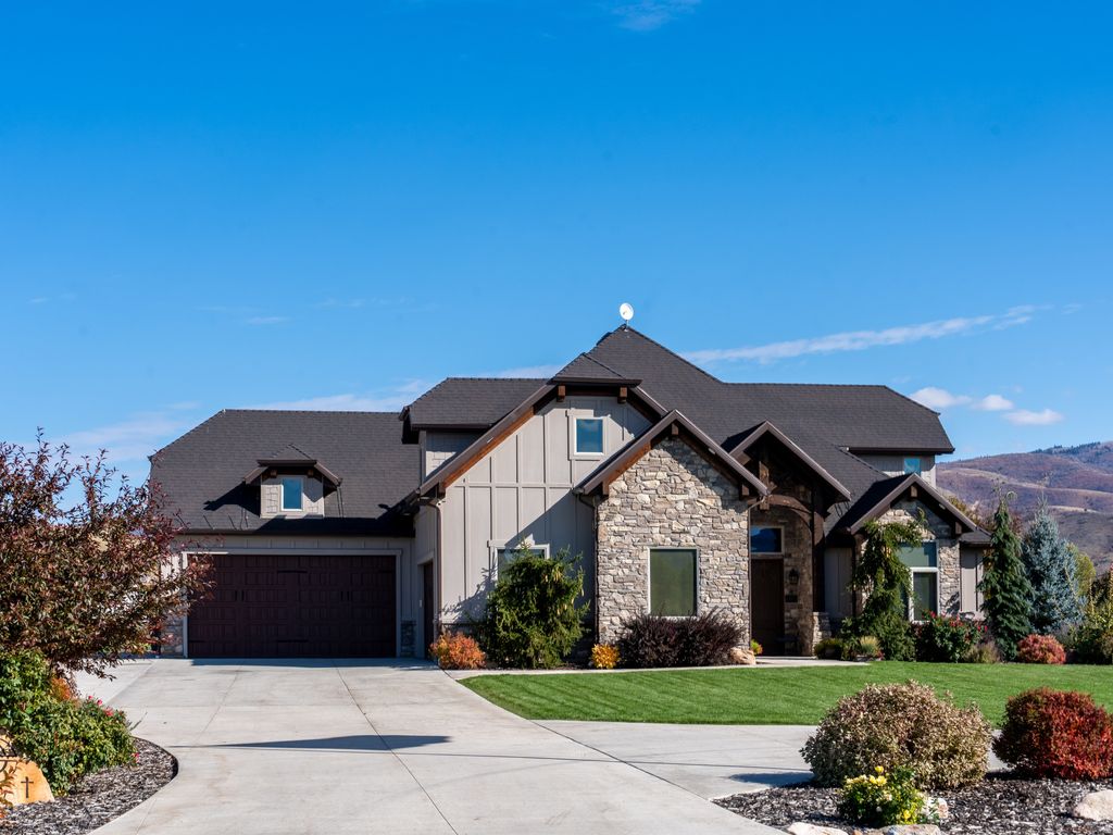 Photo of 152 N 8750 E, Huntsville, UT 84317 (MLS # 2136212)