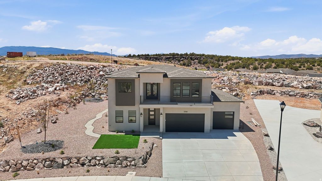 Photo of 2242 S 2925 ST W, Cedar City, UT 84720 (MLS # 2156968)