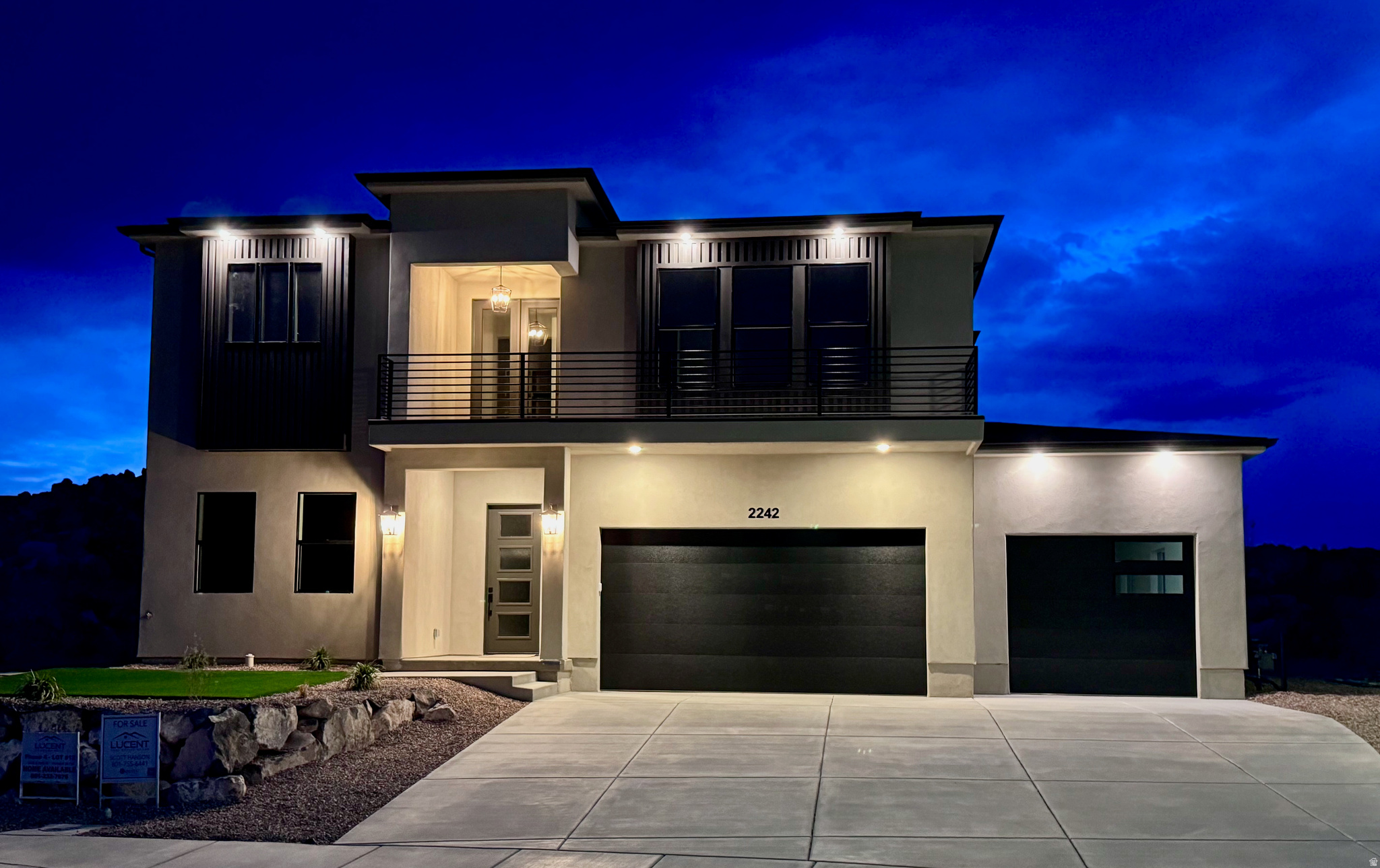 THE BLUFF AT SOUTH MOUNTAIN - Residential