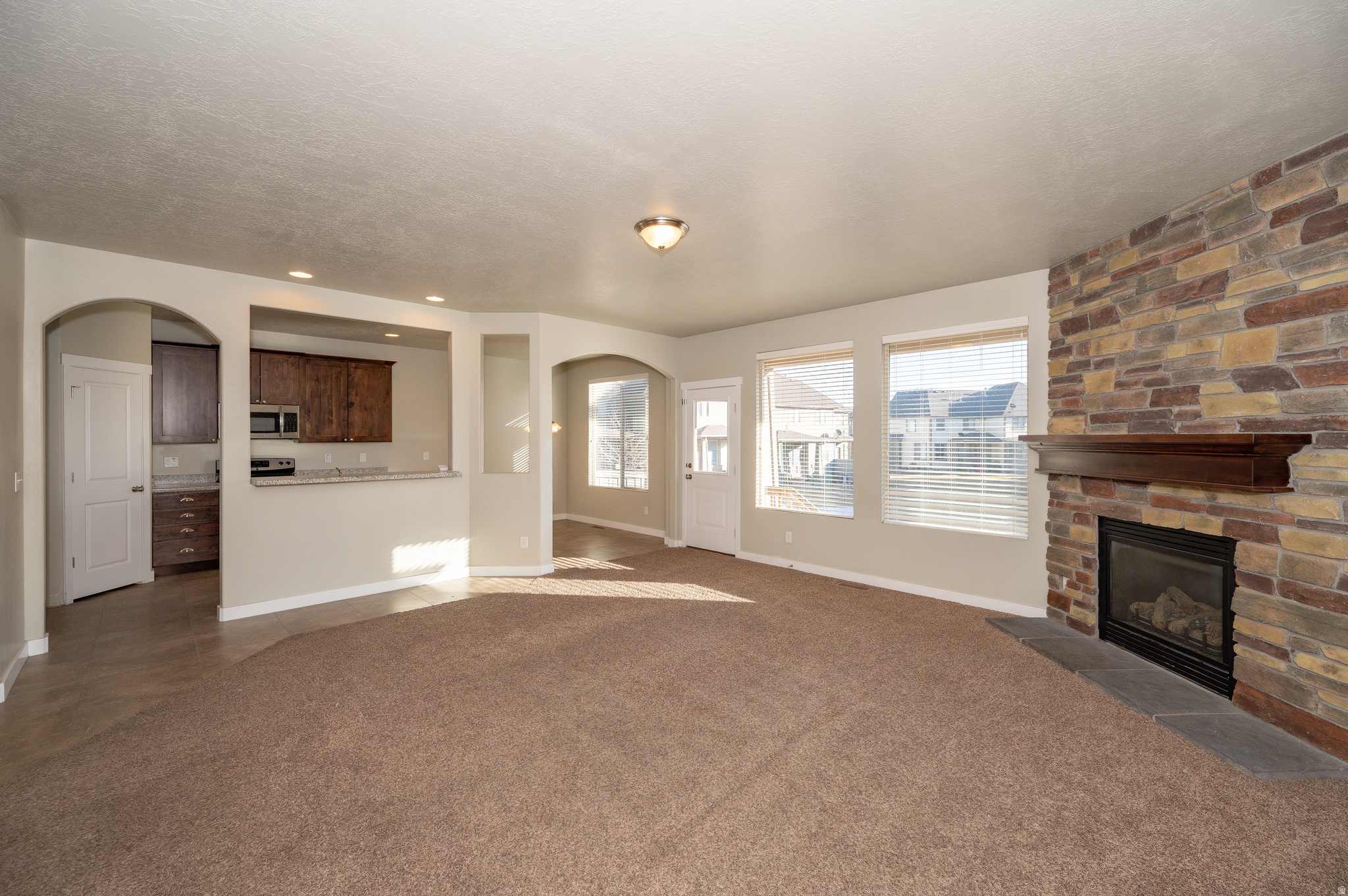 SPRING VALLEY TOWNHOMES - Residential Lease