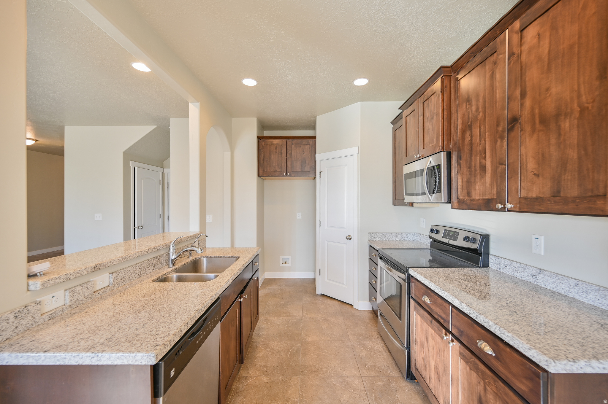 SPRING VALLEY TOWNHOMES - Residential Lease