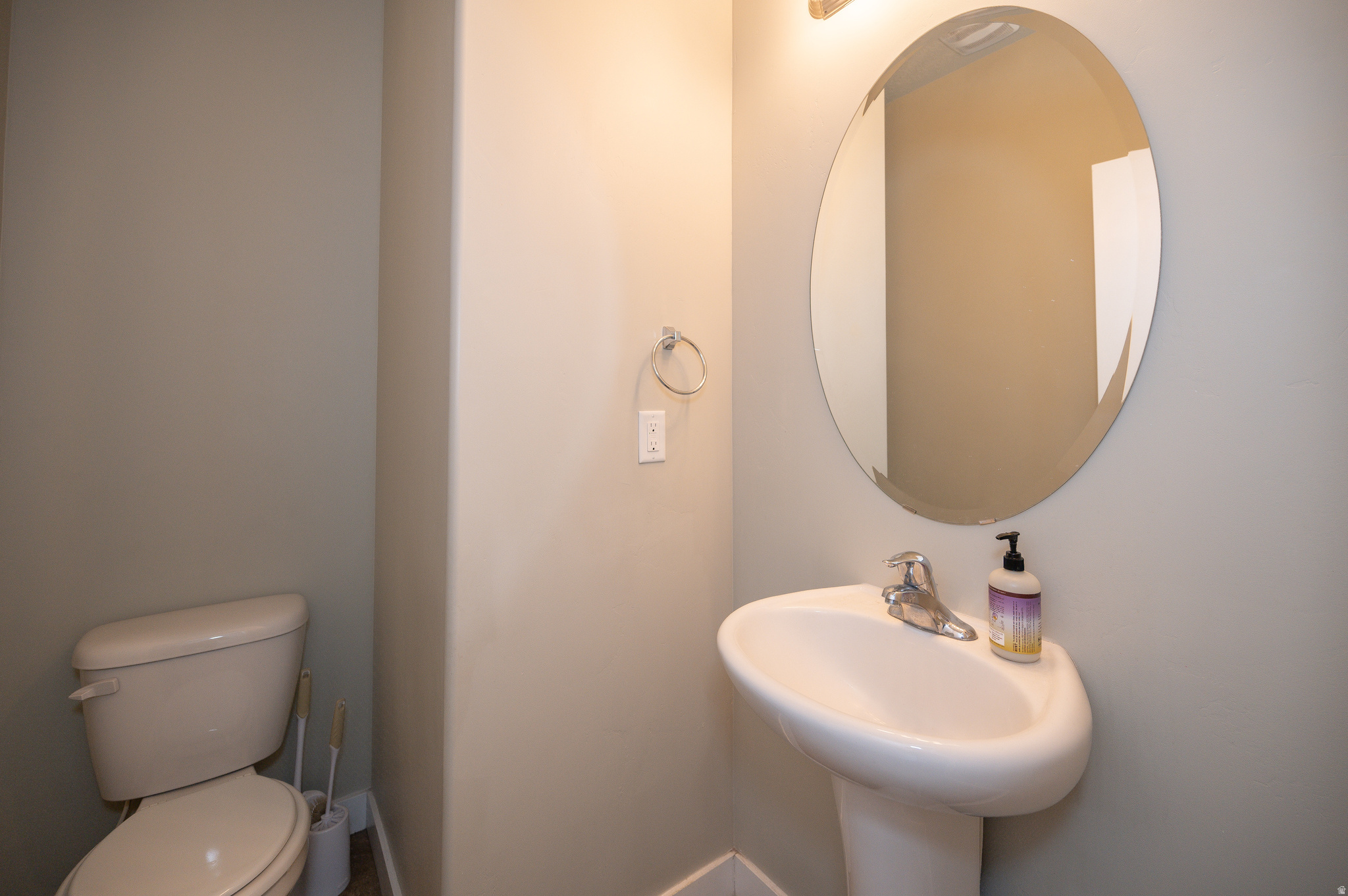 SPRING VALLEY TOWNHOMES - Residential Lease