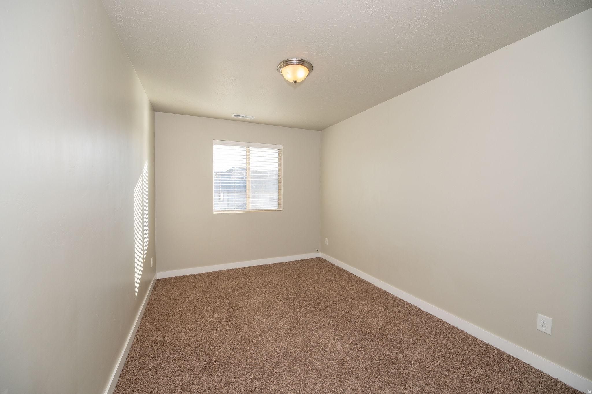 SPRING VALLEY TOWNHOMES - Residential Lease