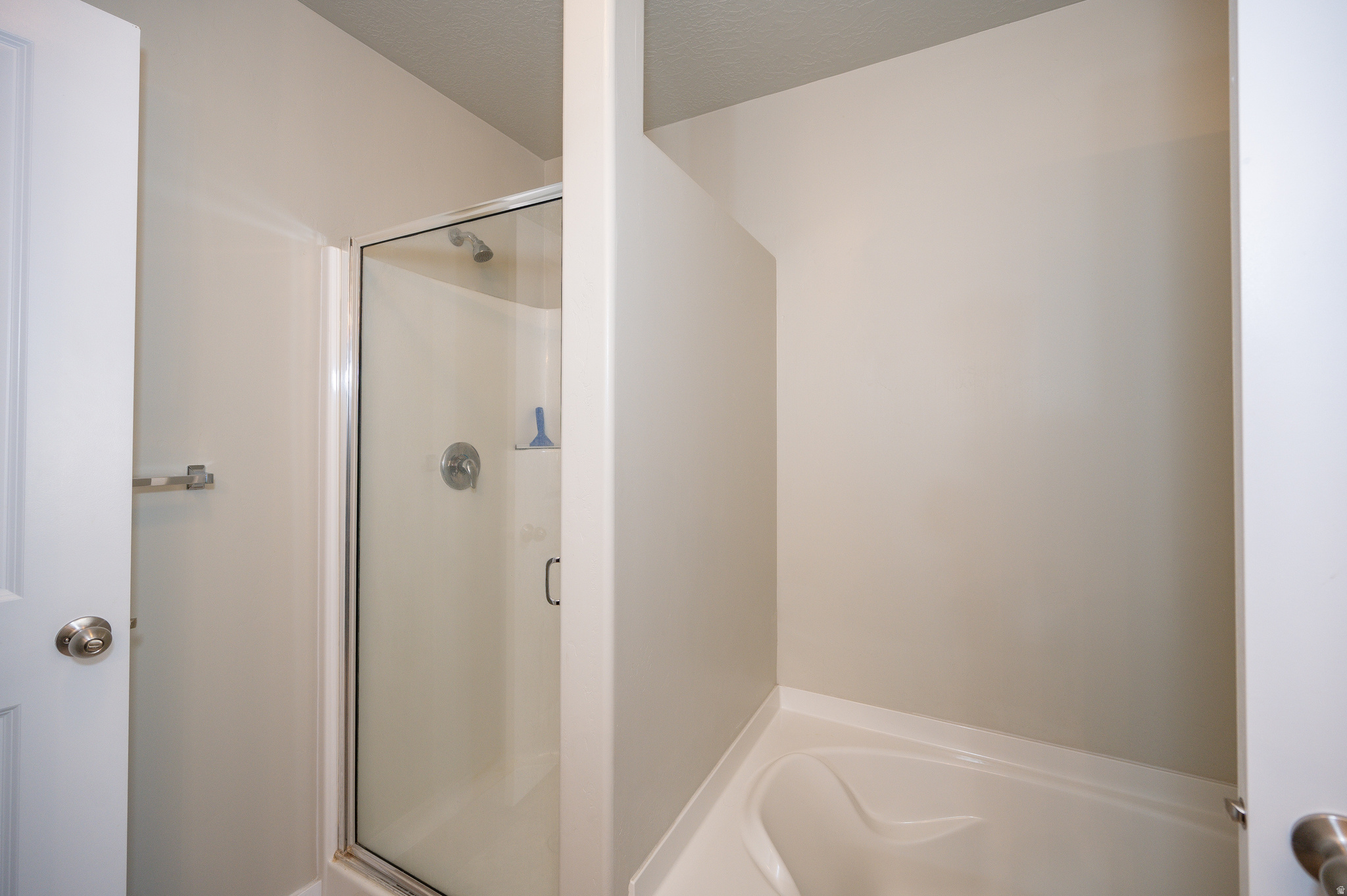 SPRING VALLEY TOWNHOMES - Residential Lease