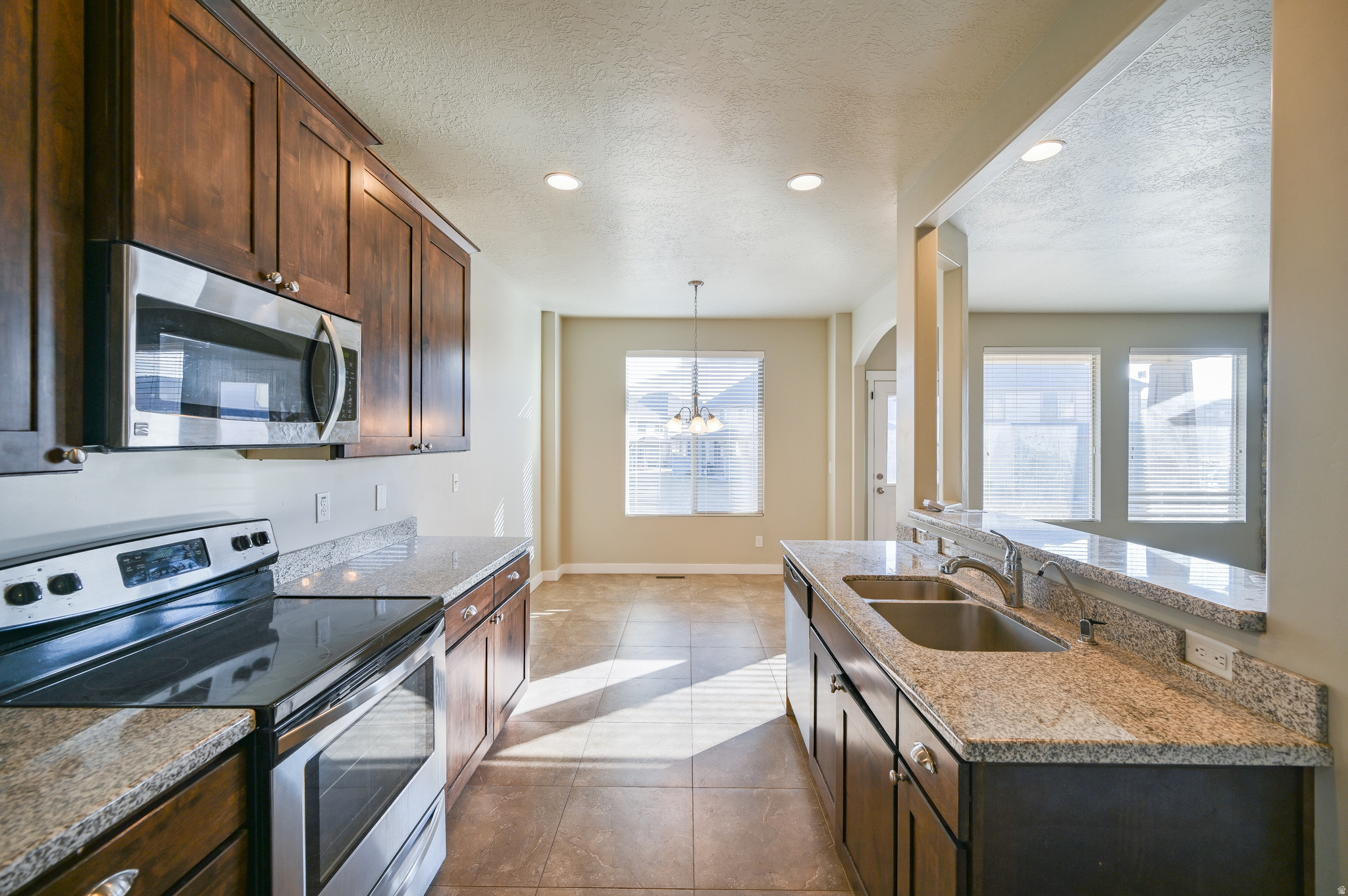 SPRING VALLEY TOWNHOMES - Residential Lease