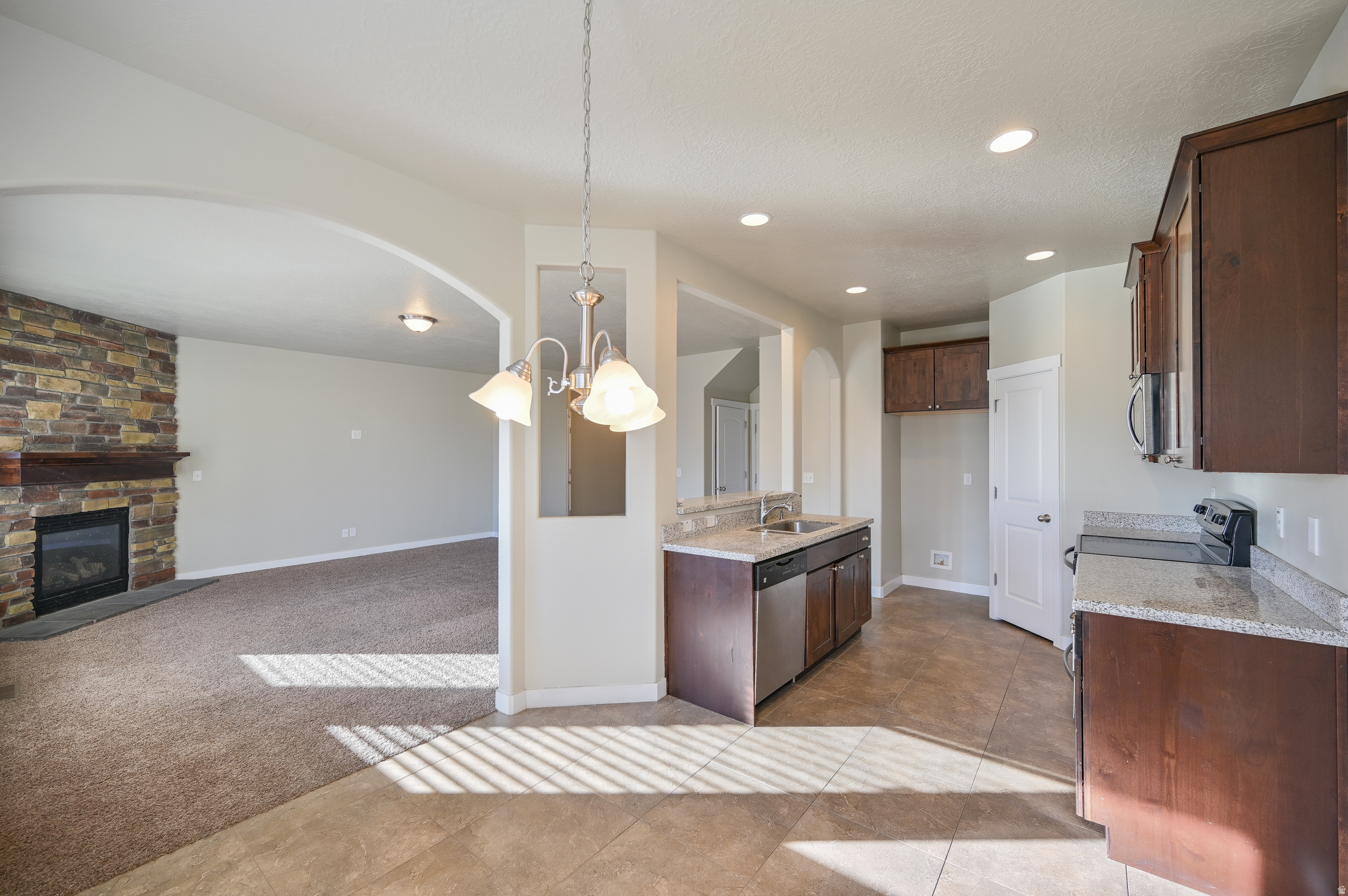 SPRING VALLEY TOWNHOMES - Residential Lease