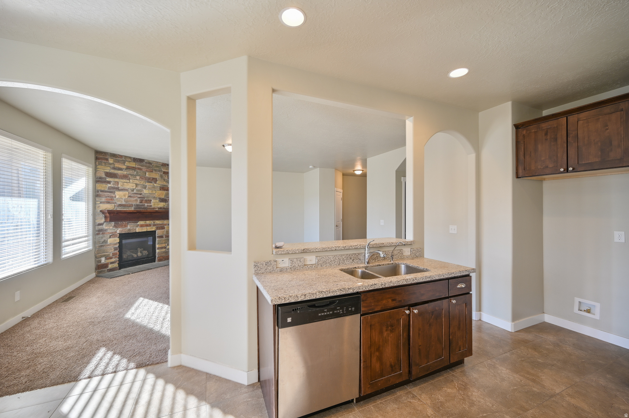 SPRING VALLEY TOWNHOMES - Residential Lease