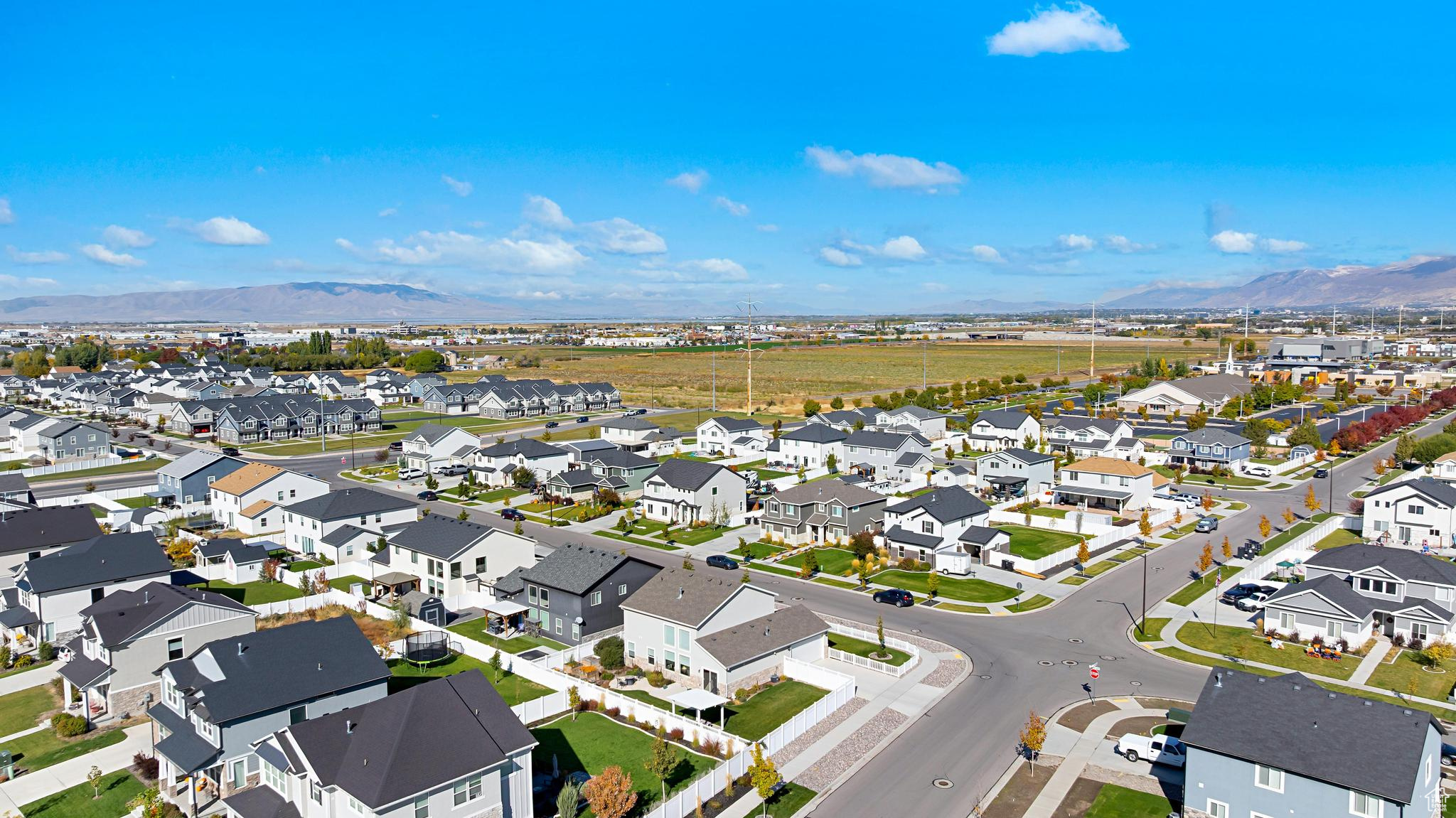 Springville, Utah 84663, United States, 4 Bedrooms Bedrooms, ,3 BathroomsBathrooms,Residential,Pending,230585