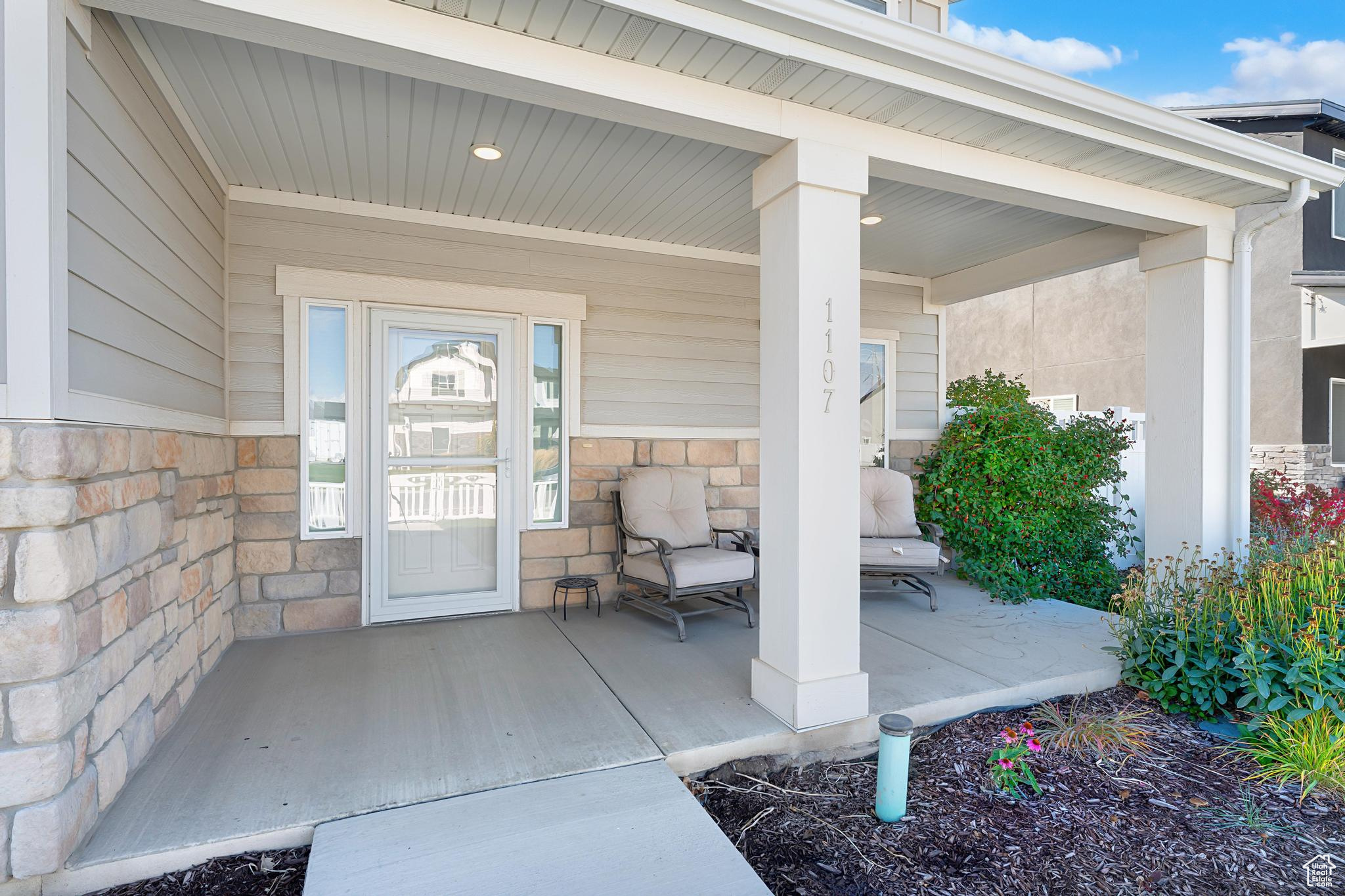 Springville, Utah 84663, United States, 4 Bedrooms Bedrooms, ,3 BathroomsBathrooms,Residential,Pending,230585