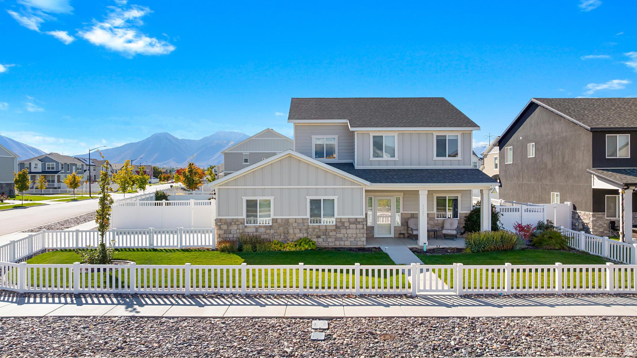 Springville, Utah 84663, United States, 4 Bedrooms Bedrooms, ,3 BathroomsBathrooms,Residential,Pending,230585