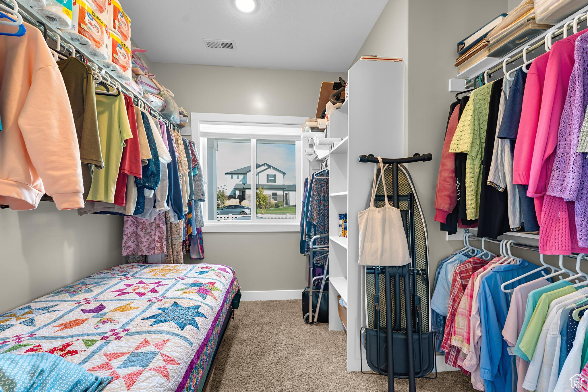 Springville, Utah 84663, United States, 4 Bedrooms Bedrooms, ,3 BathroomsBathrooms,Residential,Pending,230585