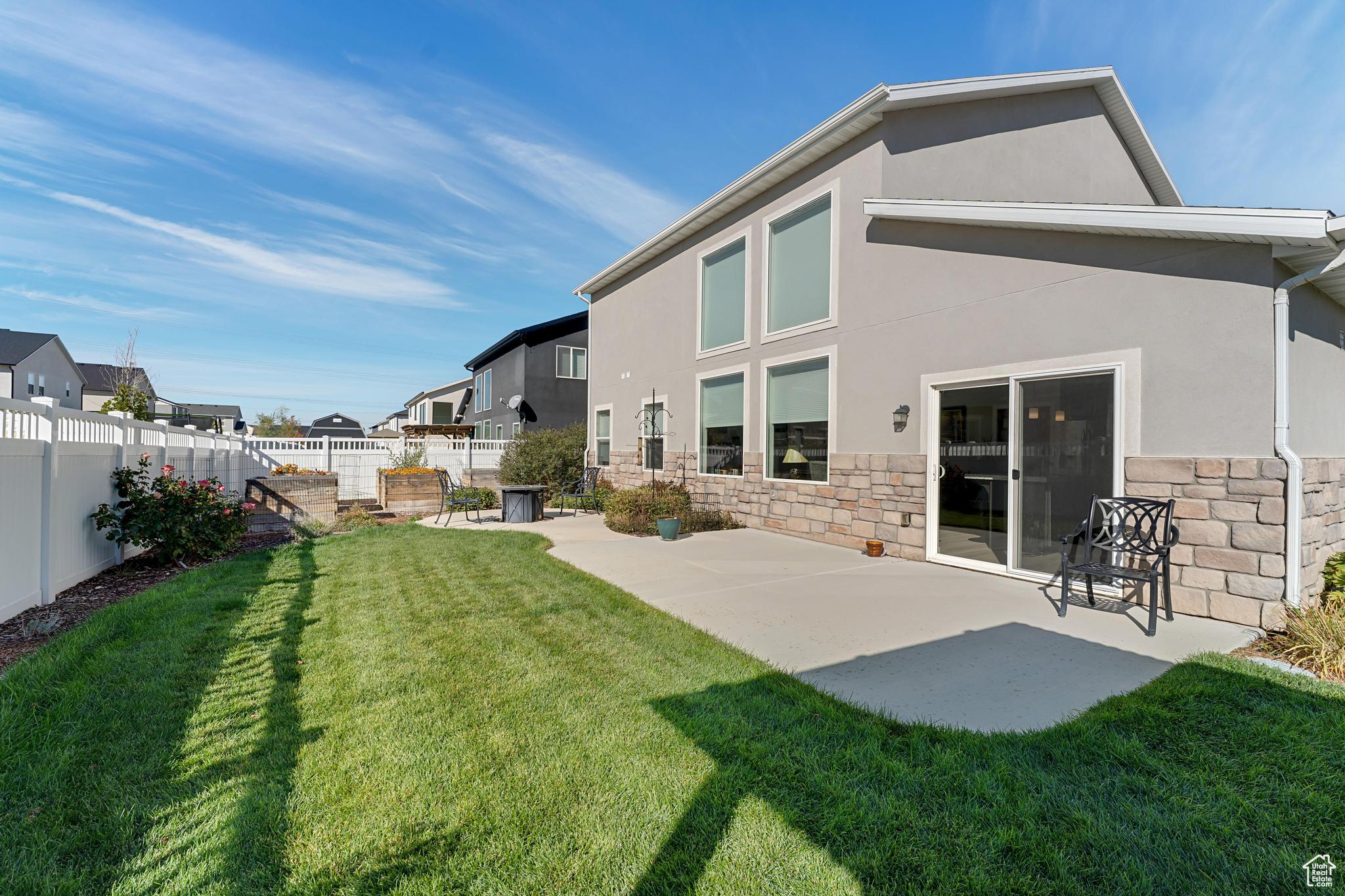 Springville, Utah 84663, United States, 4 Bedrooms Bedrooms, ,3 BathroomsBathrooms,Residential,Pending,230585