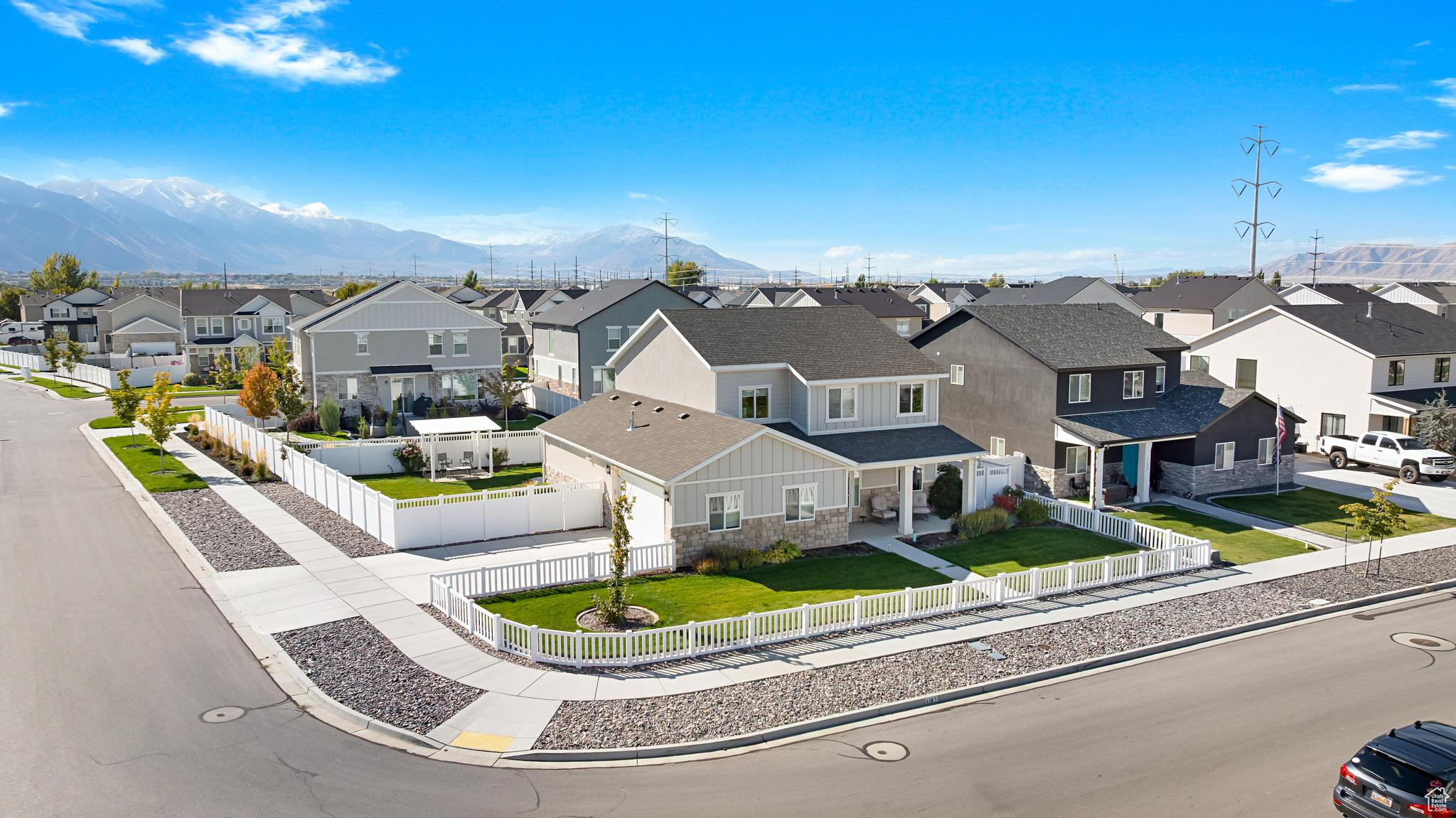 Springville, Utah 84663, United States, 4 Bedrooms Bedrooms, ,3 BathroomsBathrooms,Residential,Pending,230585