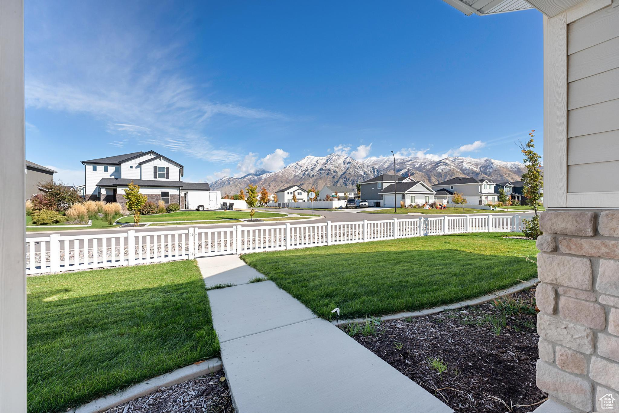 Springville, Utah 84663, United States, 4 Bedrooms Bedrooms, ,3 BathroomsBathrooms,Residential,Pending,230585
