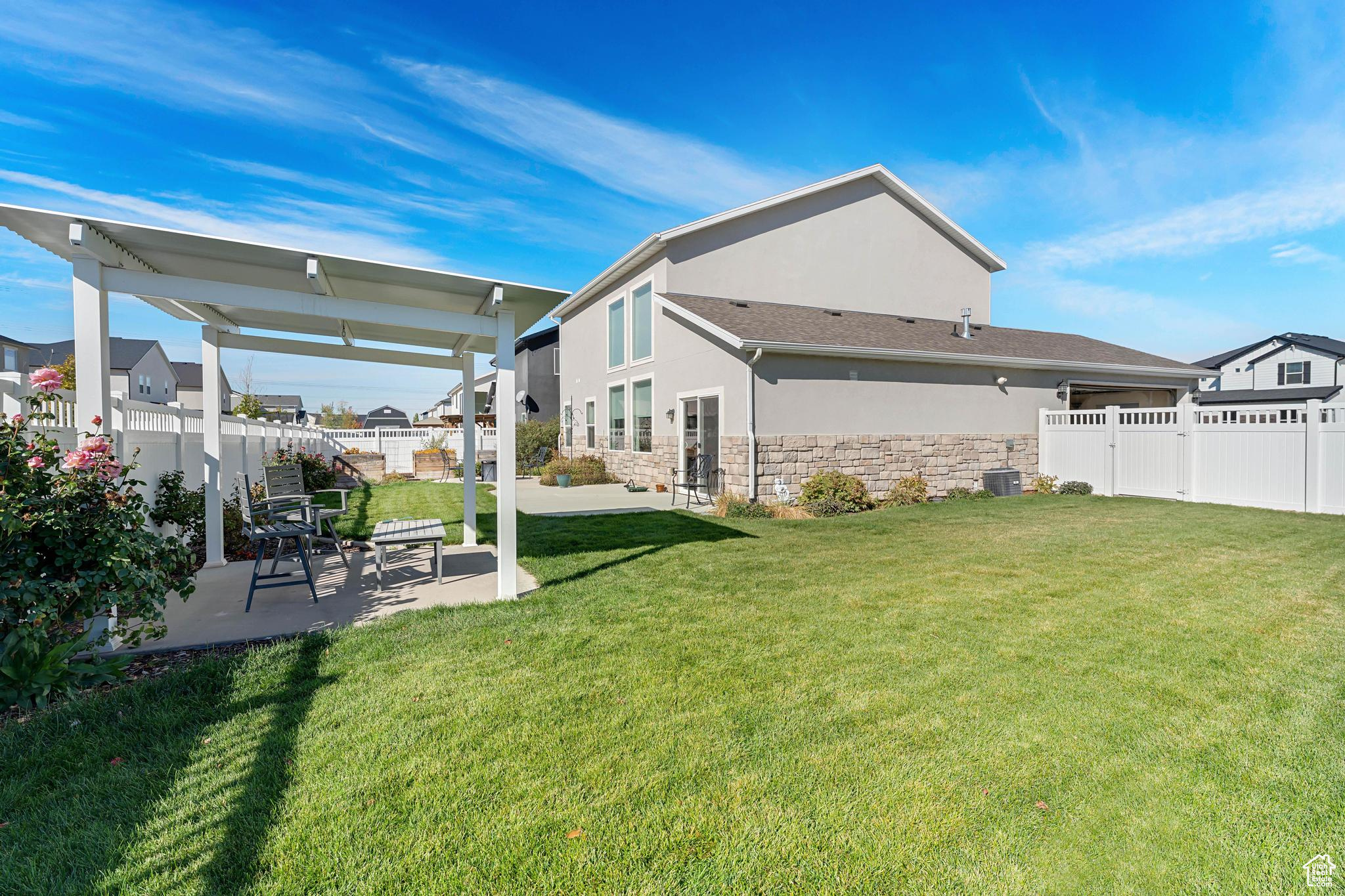 Springville, Utah 84663, United States, 4 Bedrooms Bedrooms, ,3 BathroomsBathrooms,Residential,Pending,230585