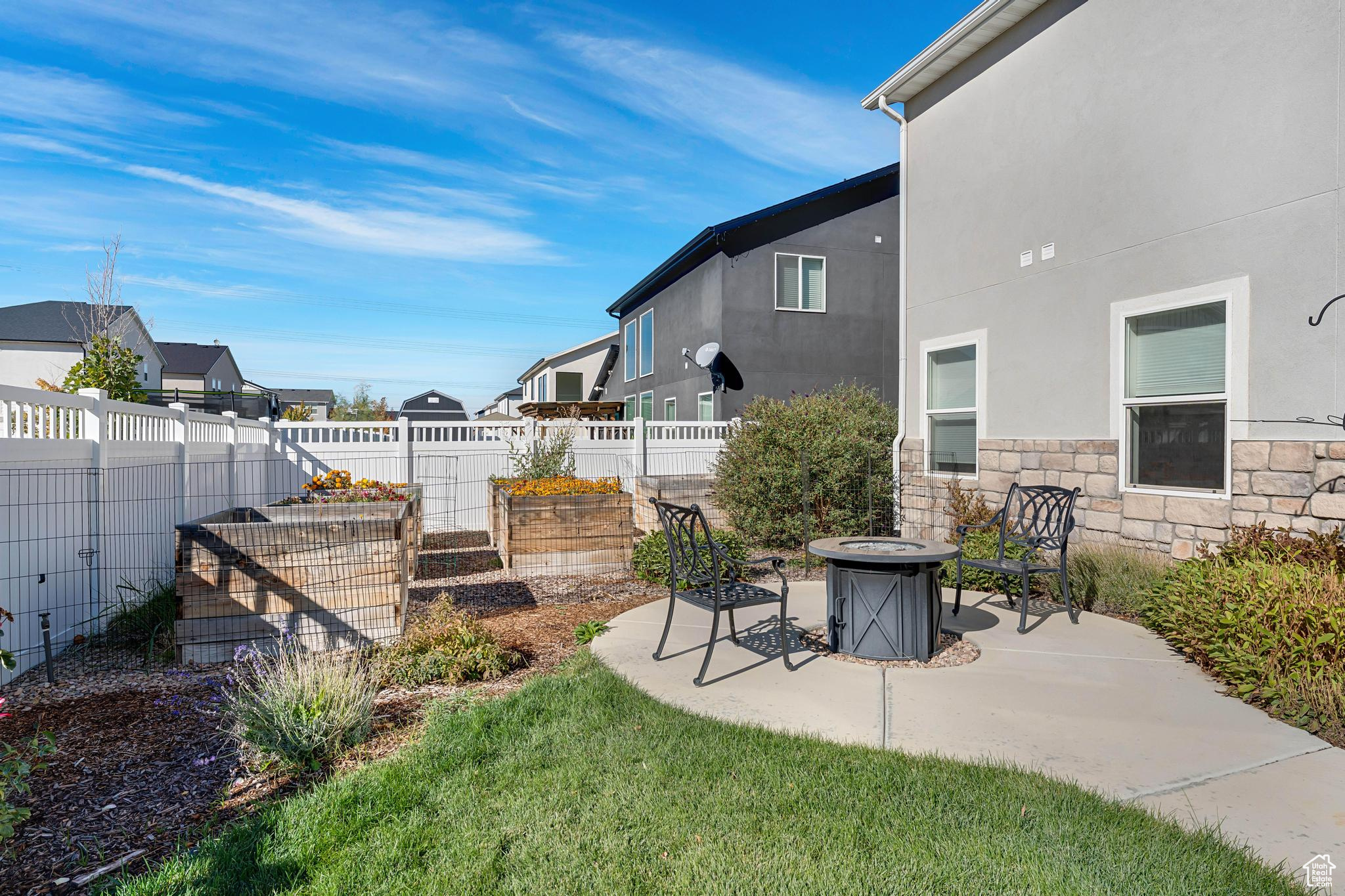 Springville, Utah 84663, United States, 4 Bedrooms Bedrooms, ,3 BathroomsBathrooms,Residential,Pending,230585