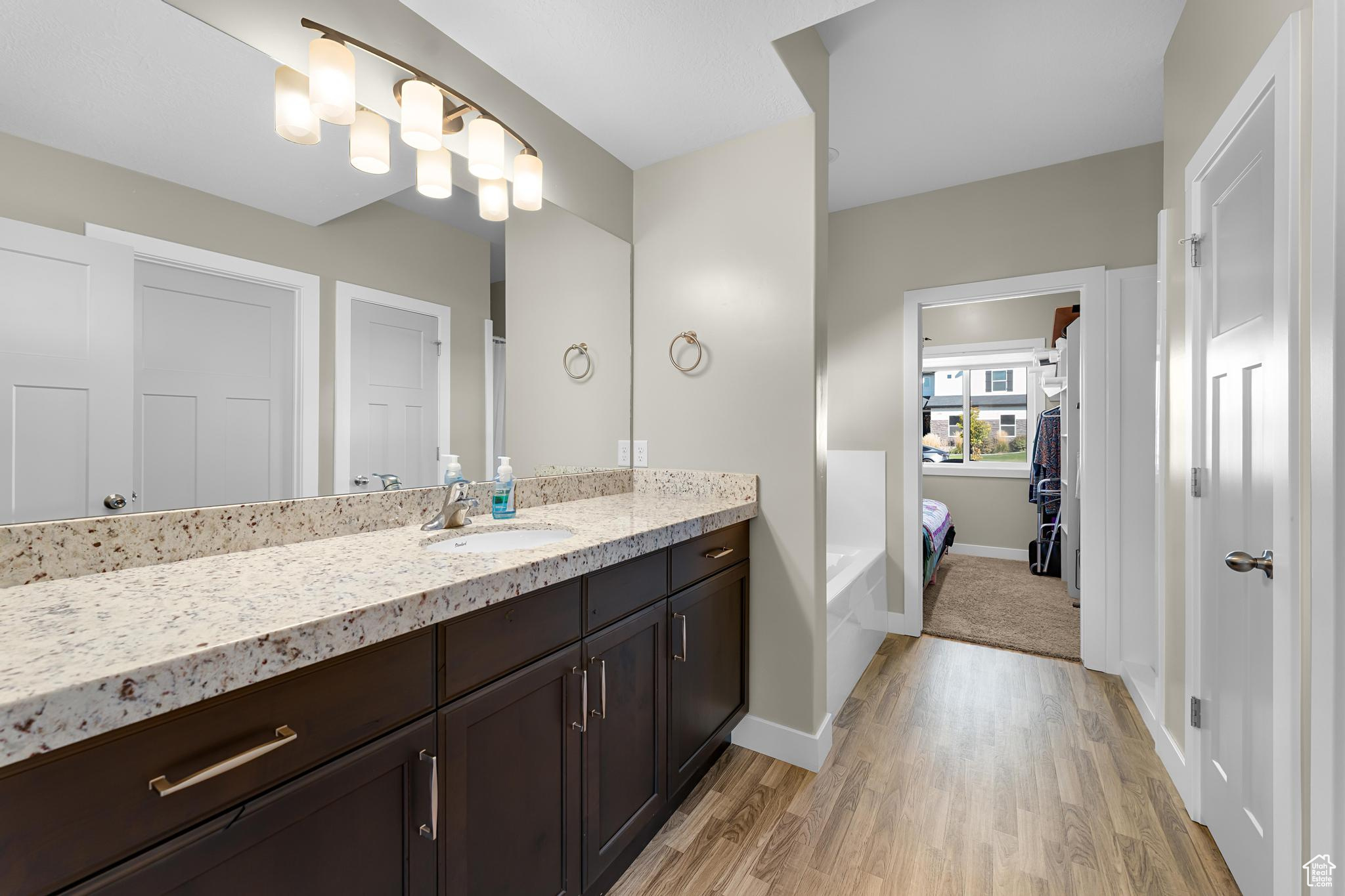 Springville, Utah 84663, United States, 4 Bedrooms Bedrooms, ,3 BathroomsBathrooms,Residential,Pending,230585