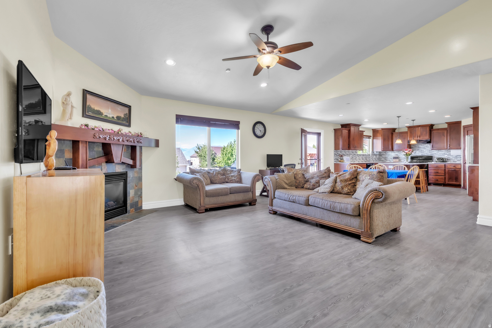 CRESTVIEW ESTATES - Residential