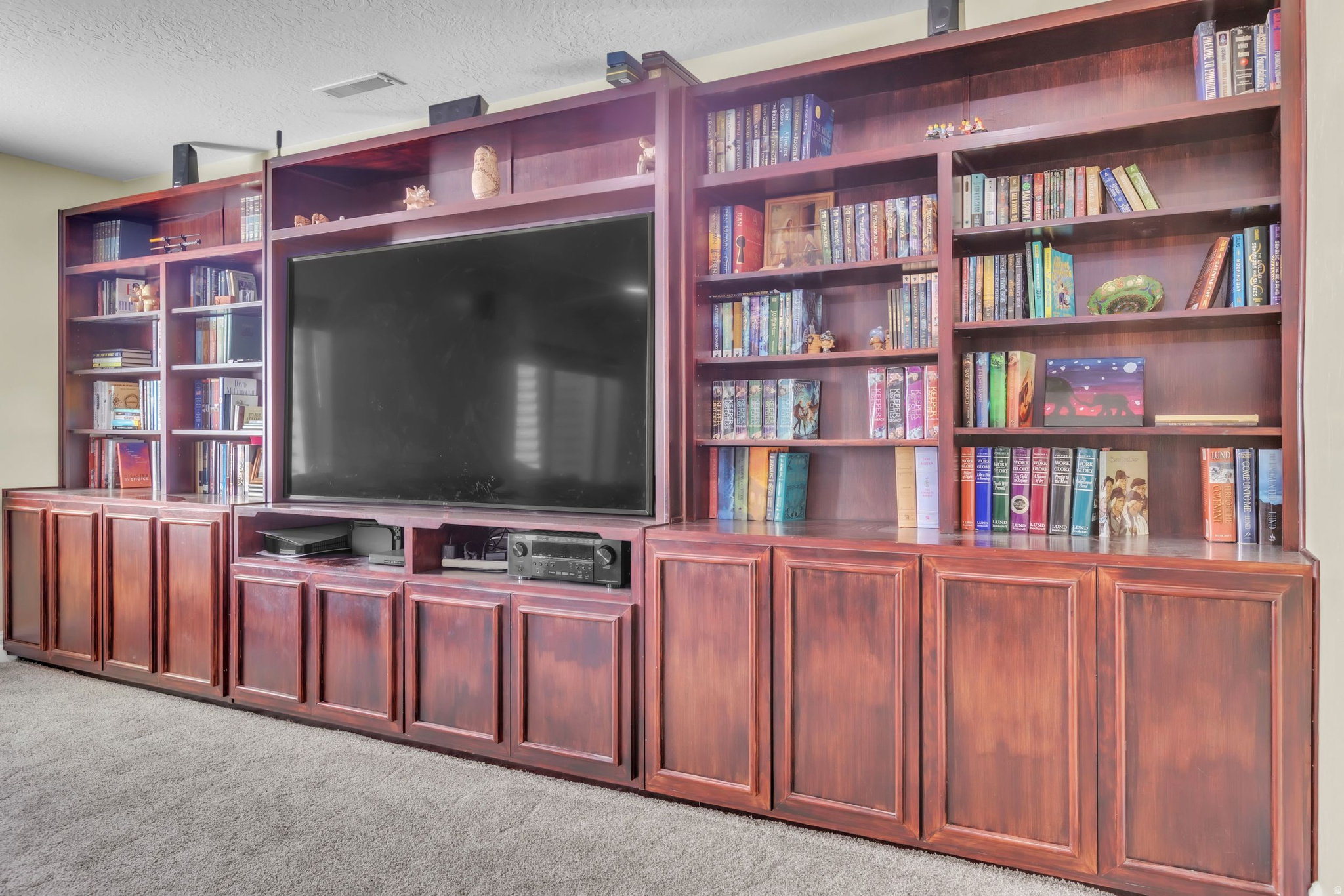 CRESTVIEW ESTATES - Residential