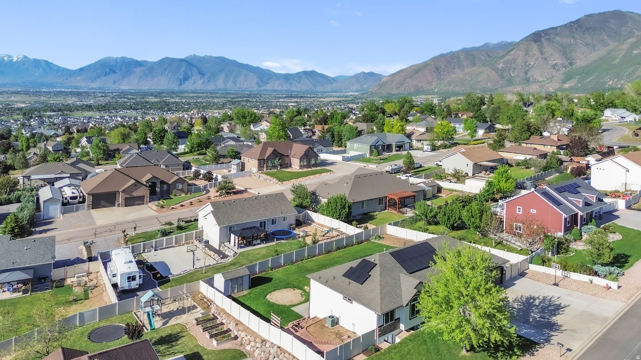 CRESTVIEW ESTATES - Residential