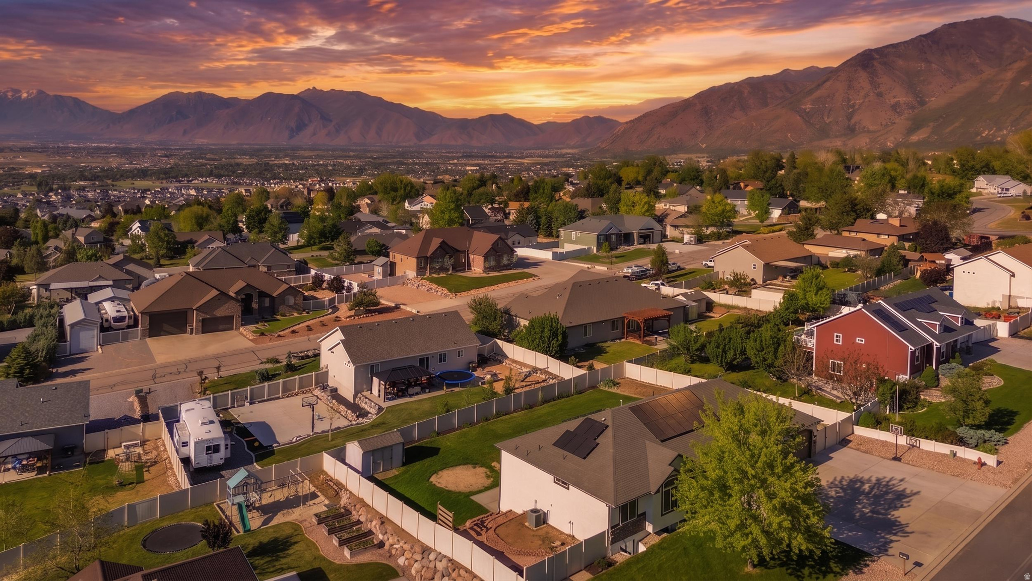 CRESTVIEW ESTATES - Residential