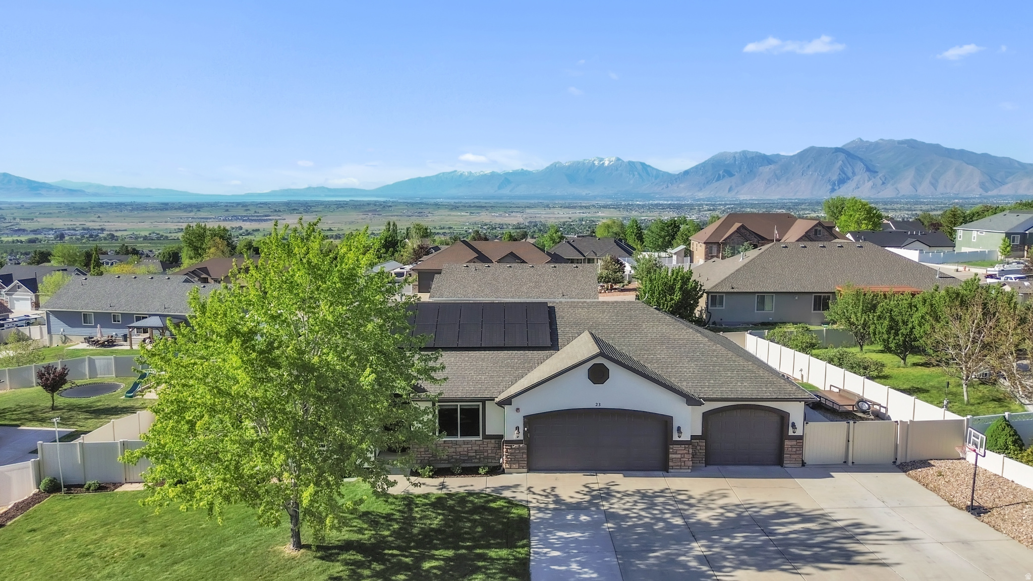 CRESTVIEW ESTATES - Residential