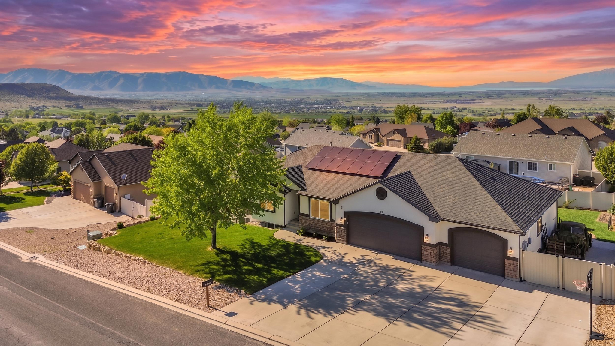 CRESTVIEW ESTATES - Residential