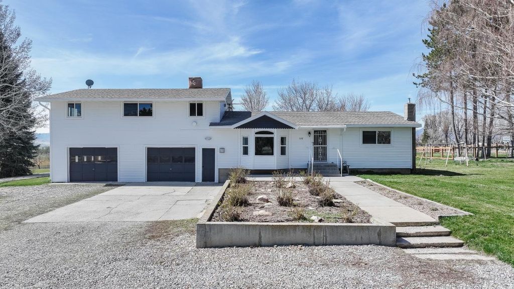 Photo of 1128 S 1600 E, Preston, ID 83263 (MLS # 2145162)