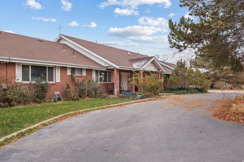 Photo of 169 W 690 N, Santaquin, UT 84655 (MLS # 2125917)