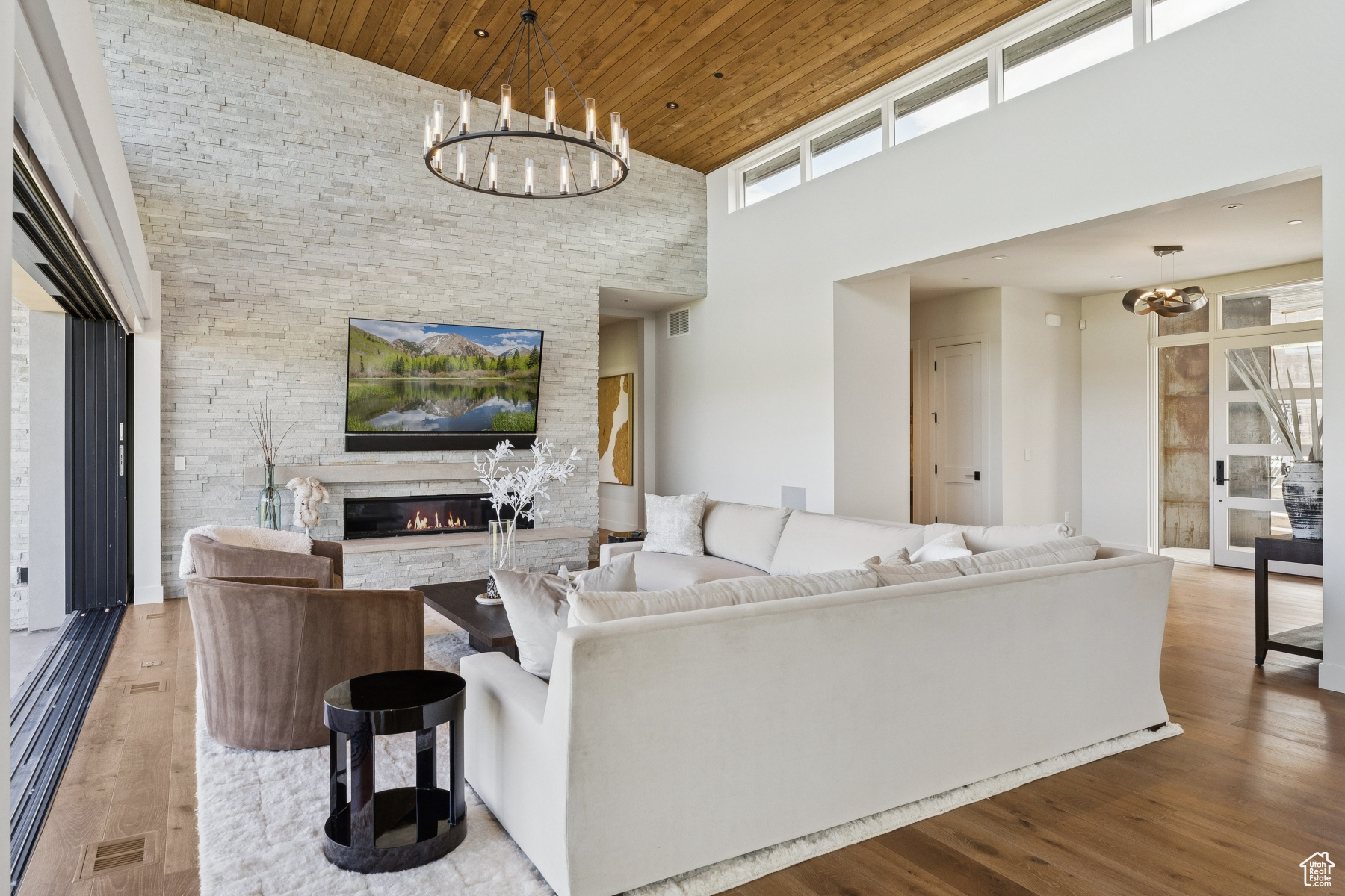 PINNACLE AT PROMONTORY - Residential