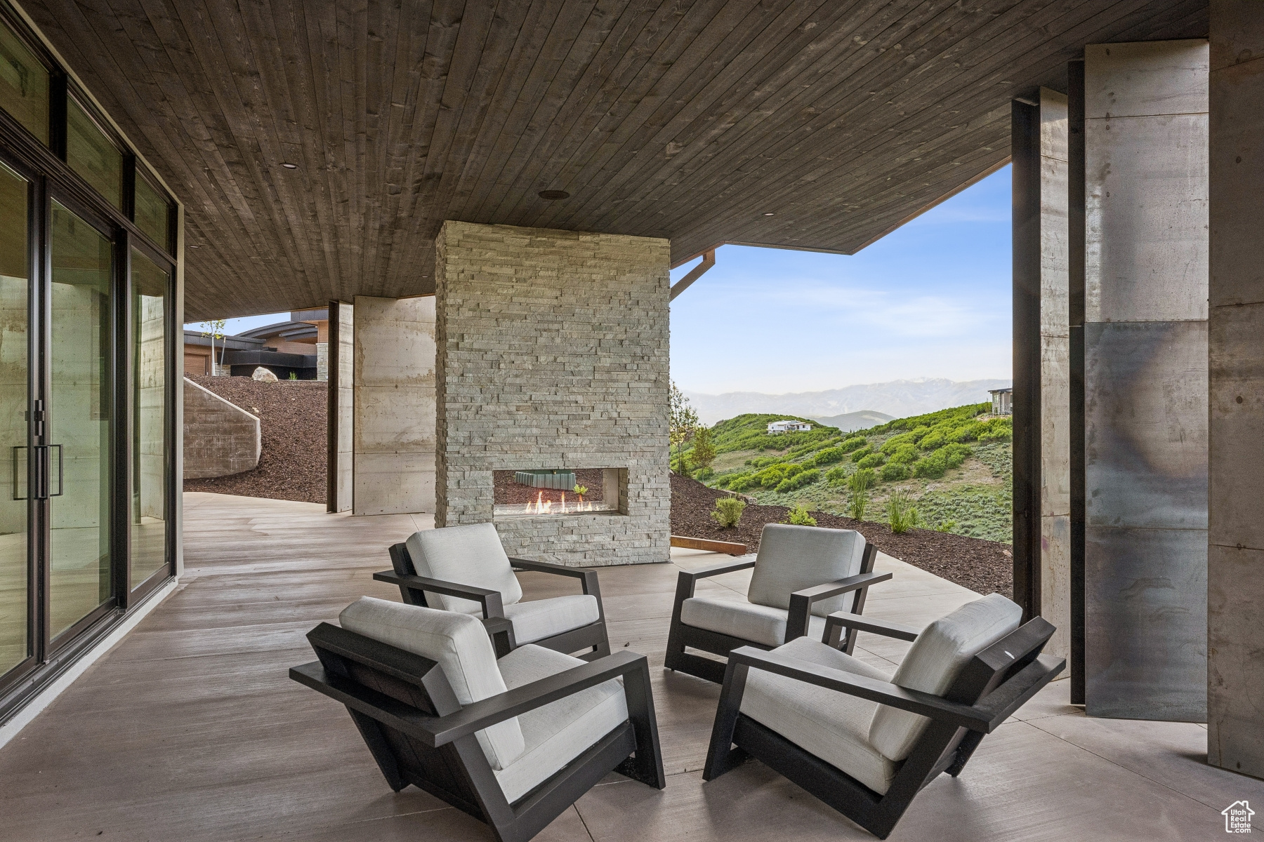 PINNACLE AT PROMONTORY - Residential