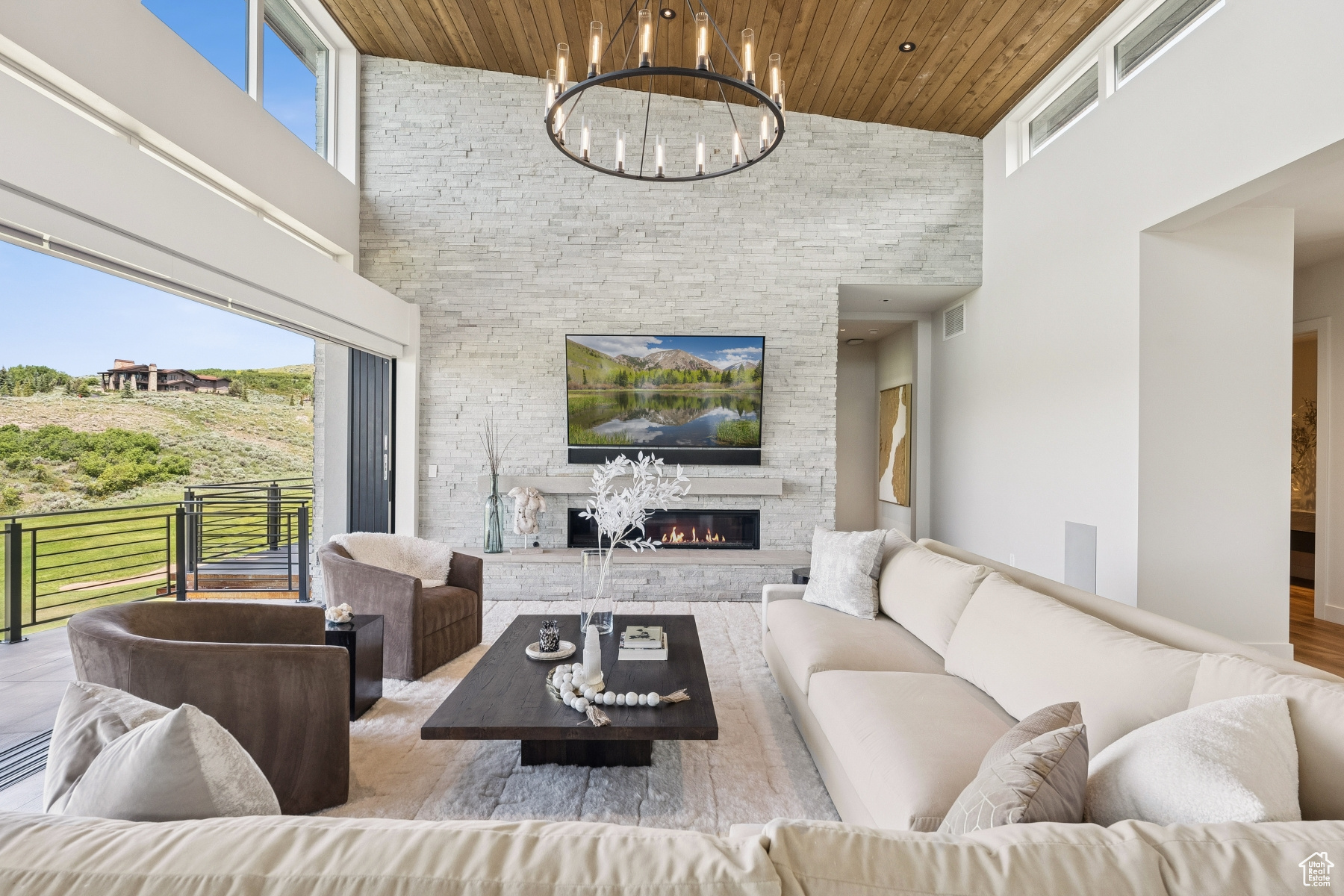 PINNACLE AT PROMONTORY - Residential