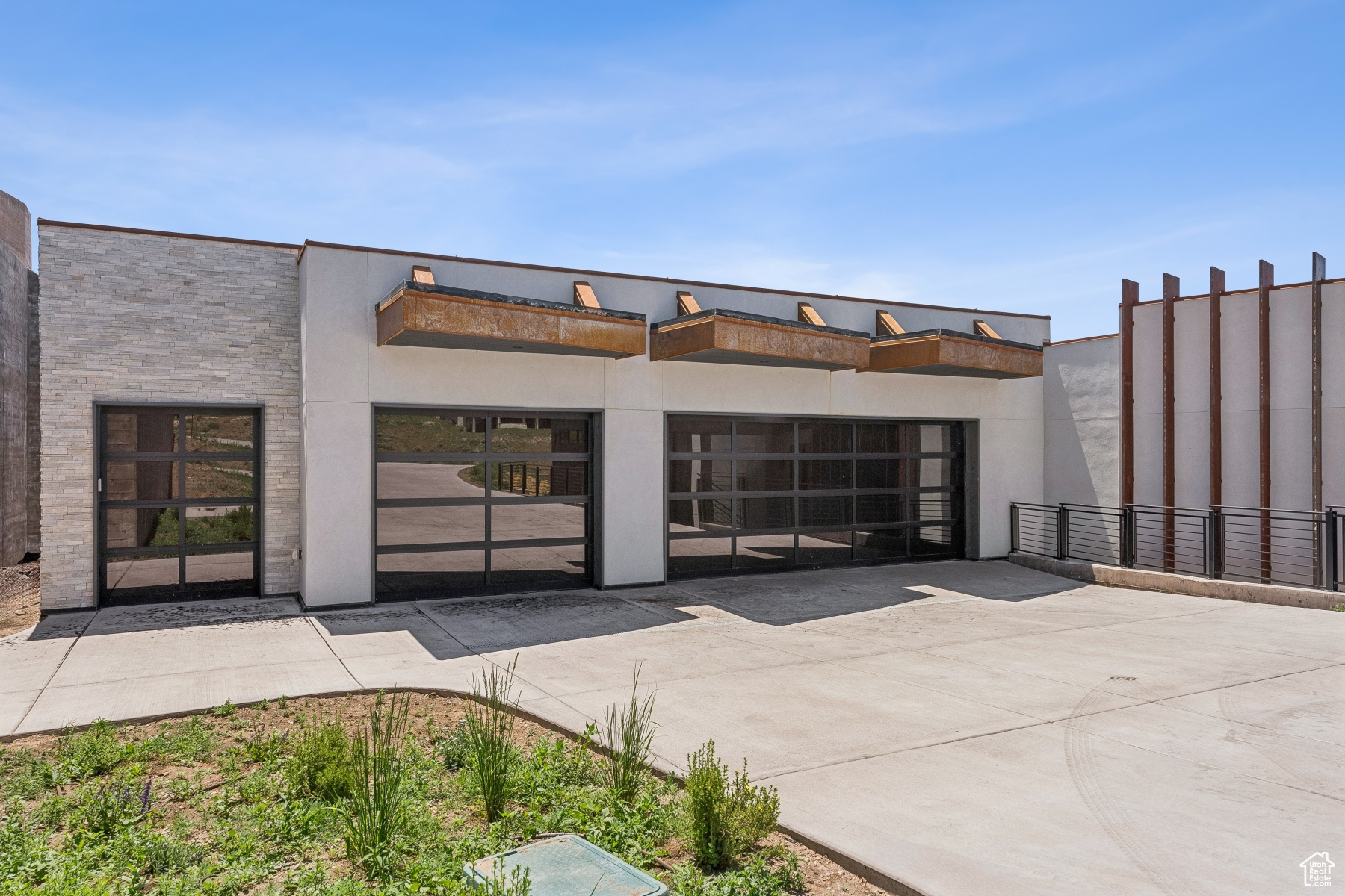 PINNACLE AT PROMONTORY - Residential