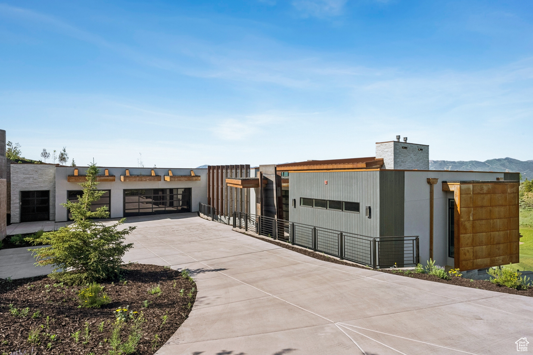 PINNACLE AT PROMONTORY - Residential