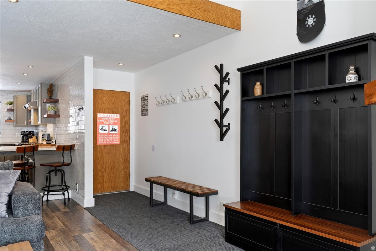 SUNDOWN CONDOS - Residential