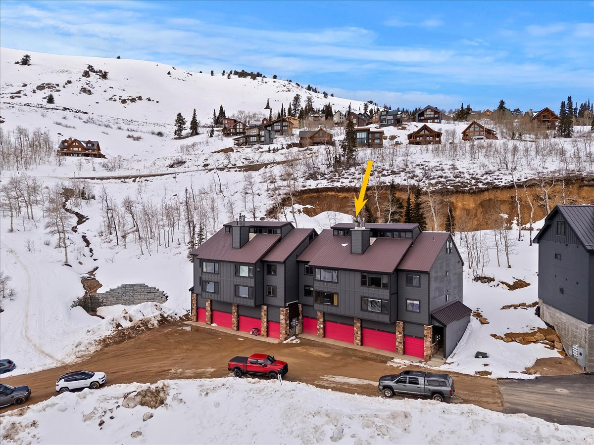 SUNDOWN CONDOS - Residential