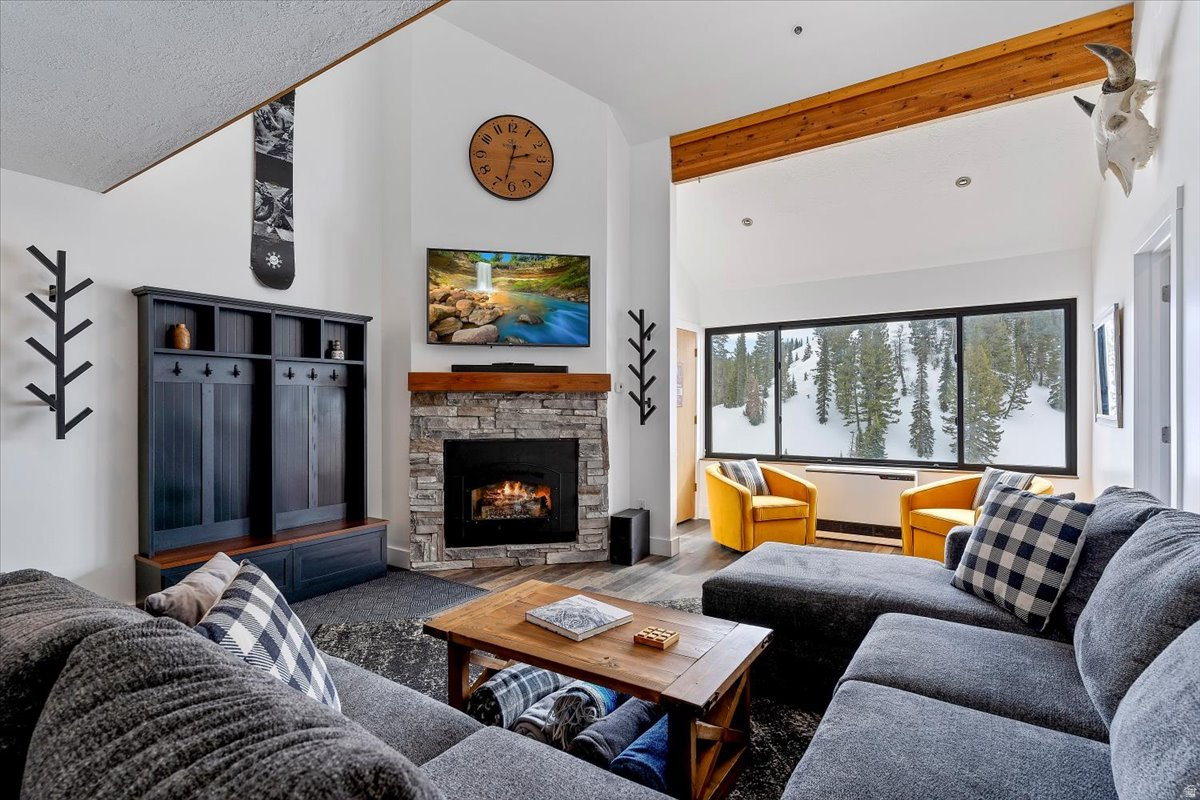 SUNDOWN CONDOS - Residential