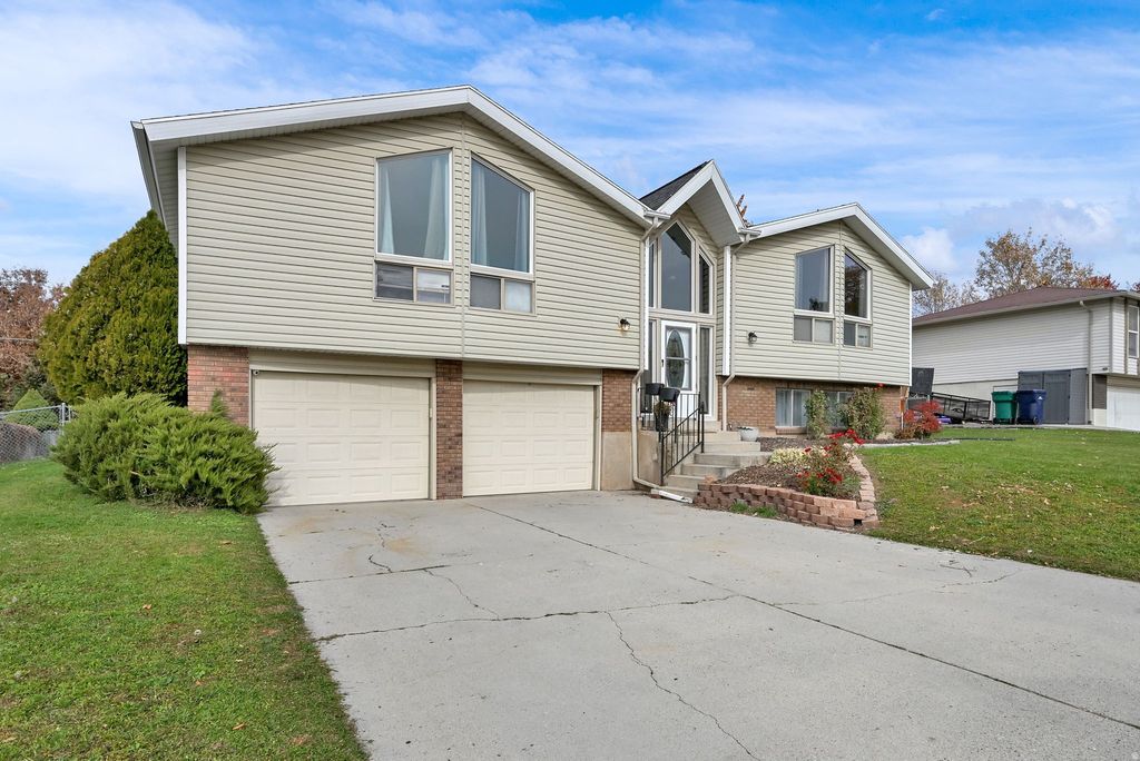 Photo of 1247 E 300 N, Layton, UT 84040 (MLS # 2122834)