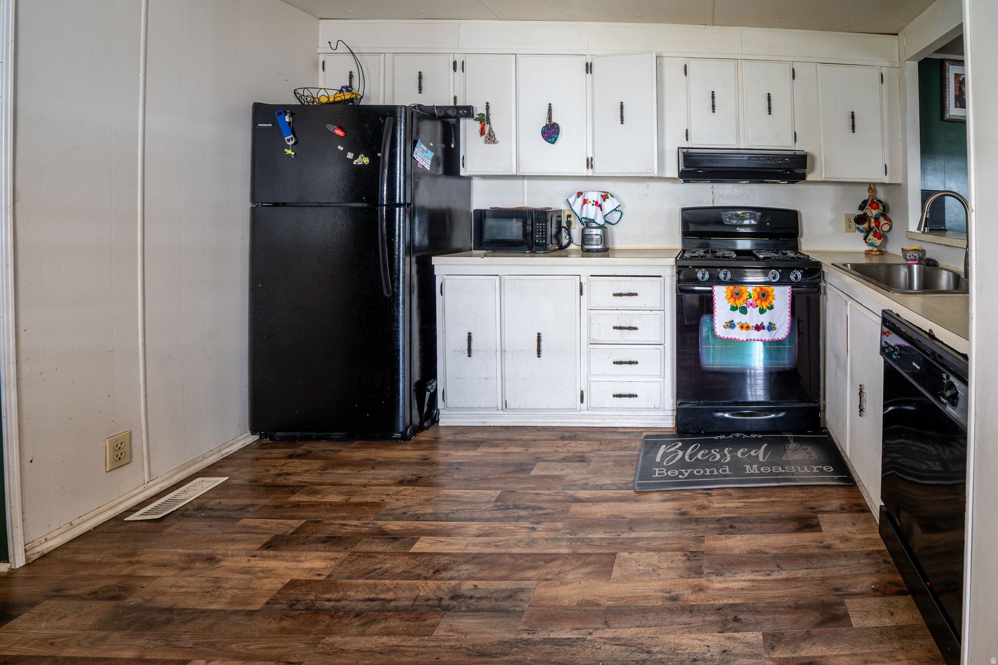 WINDSOR ESTATES - Residential