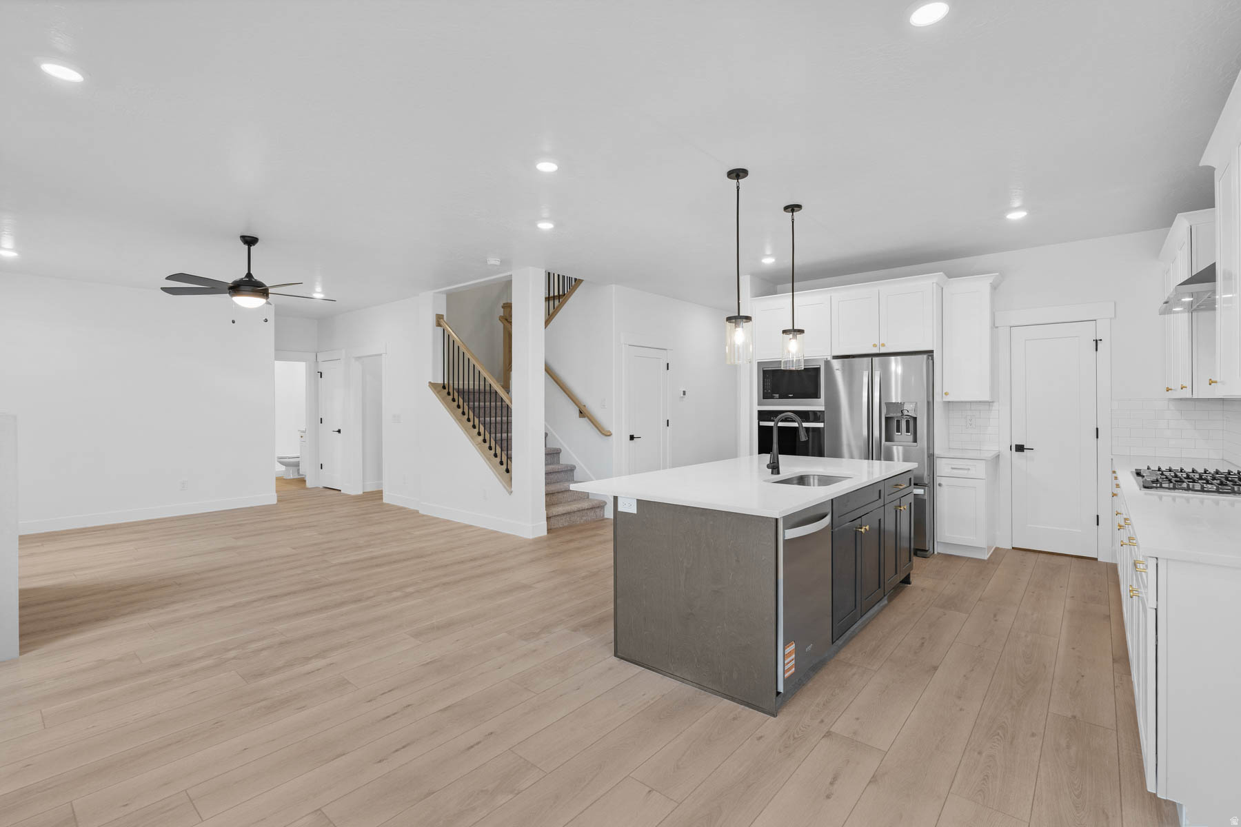 VISTAS AT SUMMIT RDG - Residential