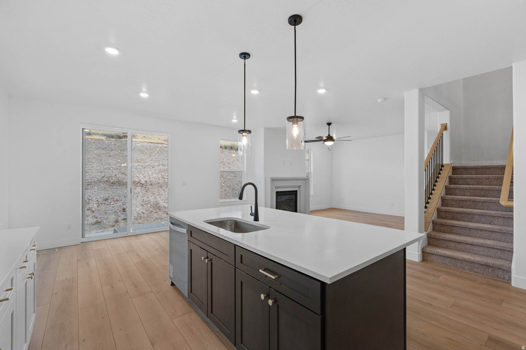 VISTAS AT SUMMIT RDG - Residential