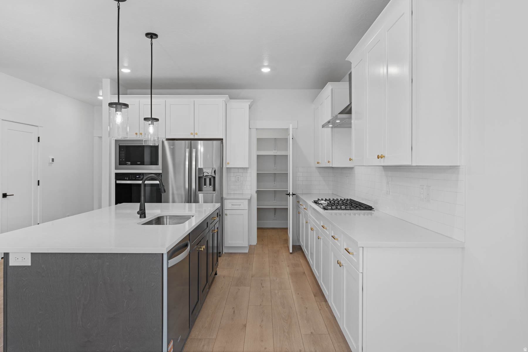 VISTAS AT SUMMIT RDG - Residential