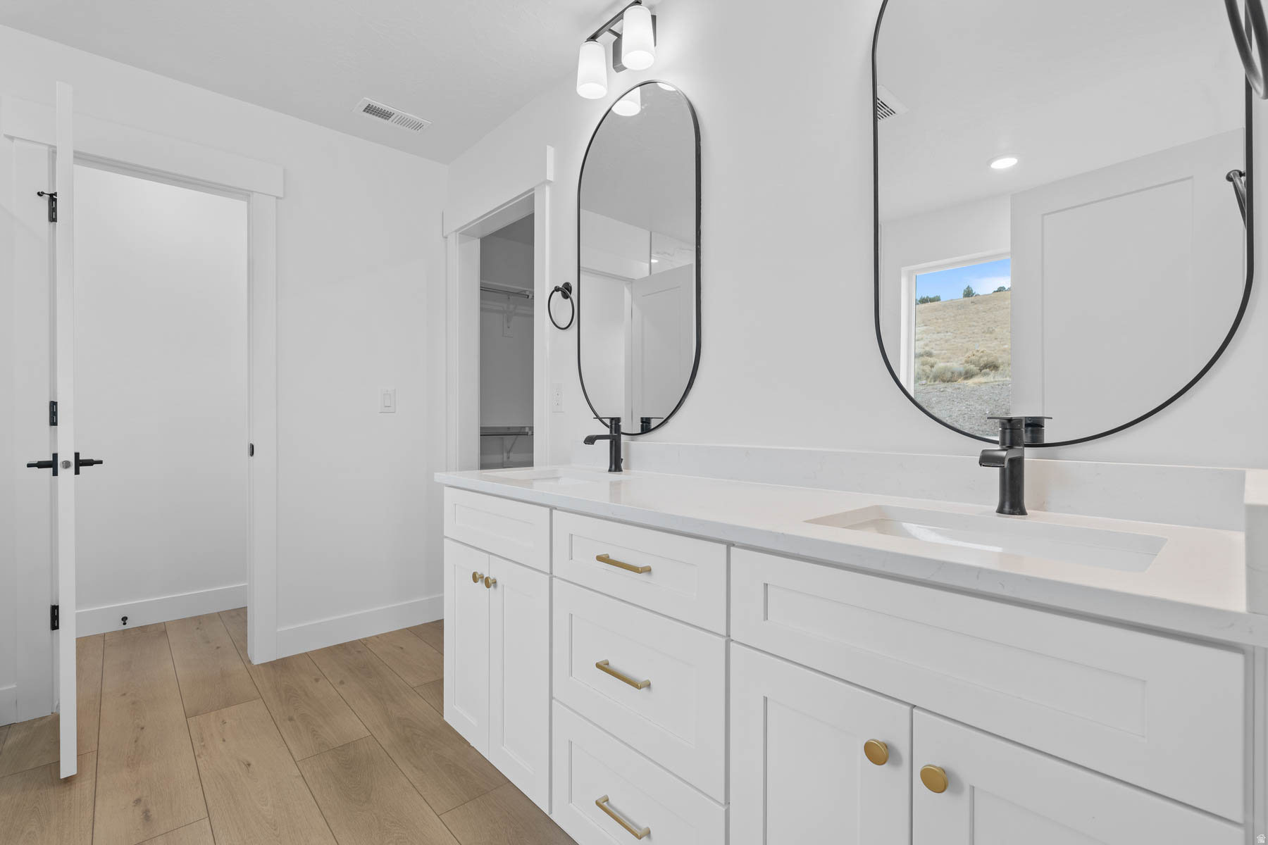 VISTAS AT SUMMIT RDG - Residential