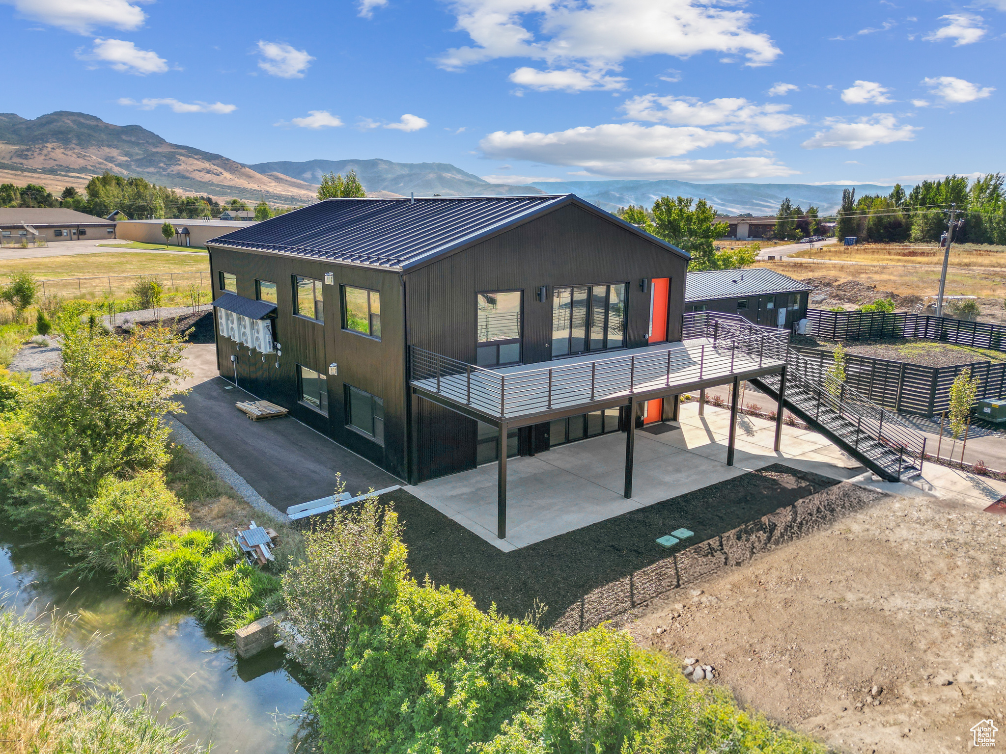 CLARK - Commercial Lease