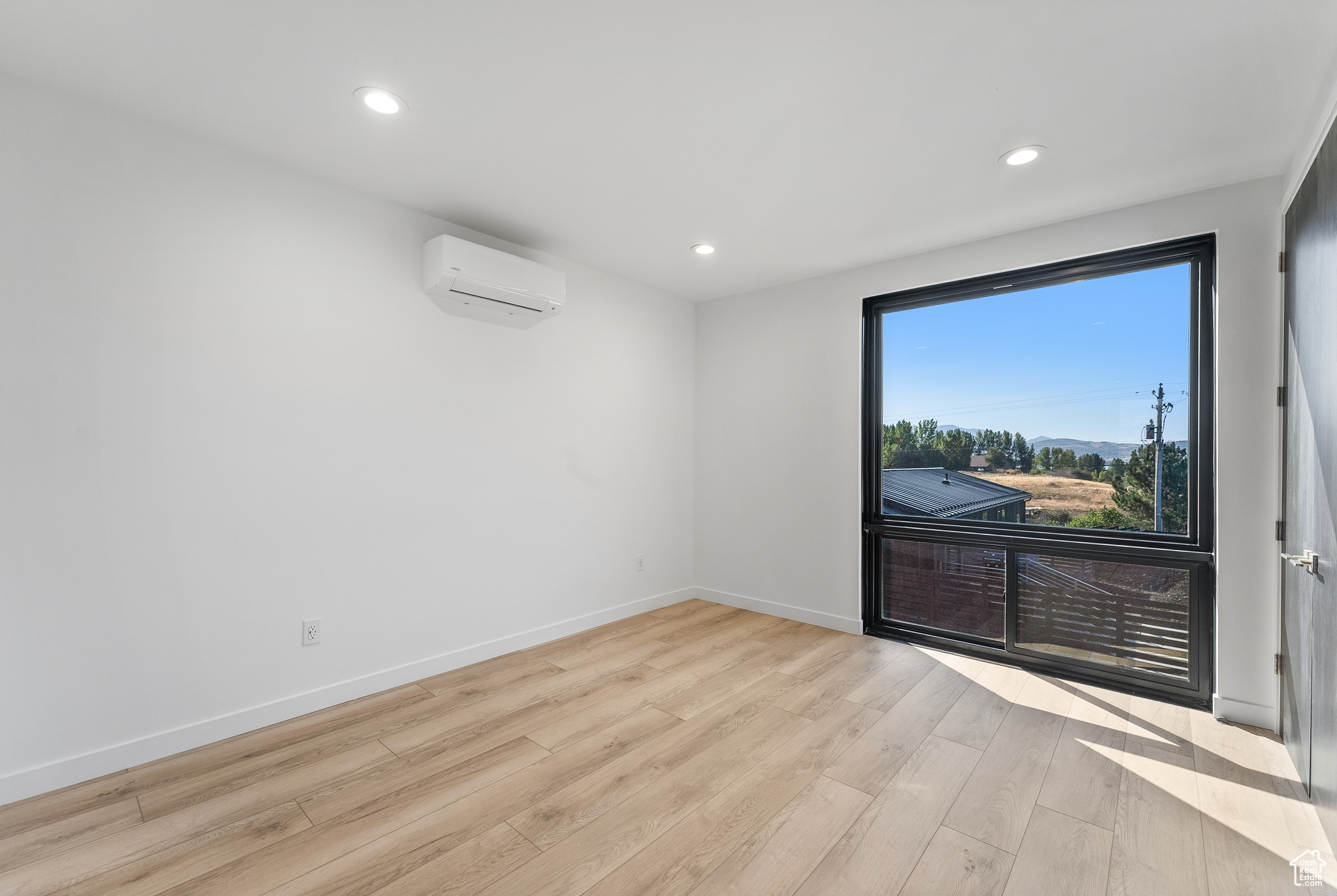 CLARK - Commercial Lease