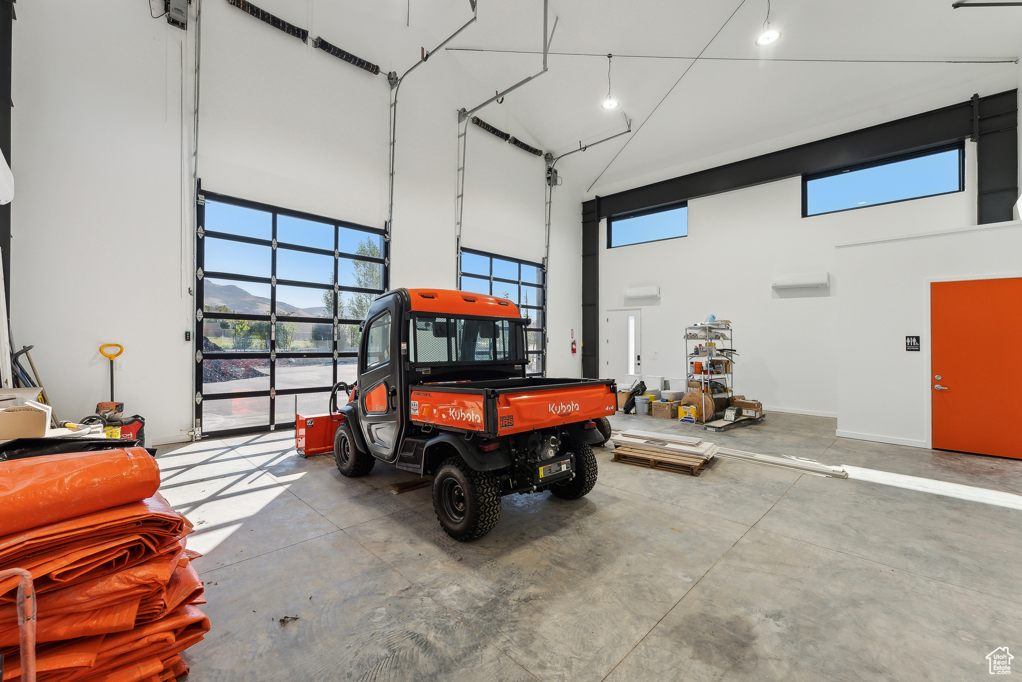 CLARK - Commercial Lease